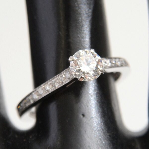 Graff Platinum Diamond Ring – close-up
