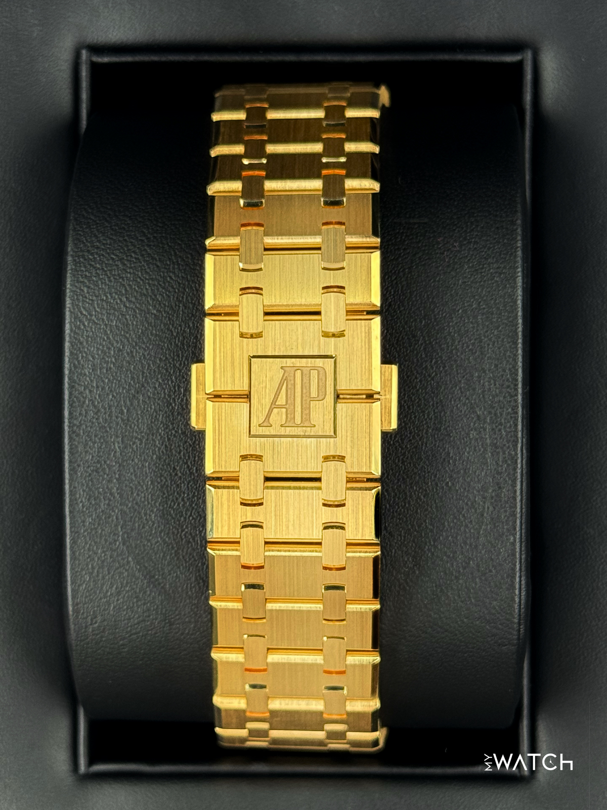 Audemars Piguet Royal Oak Chronograph 41mm 26240BA Gold Dial – dial close-up