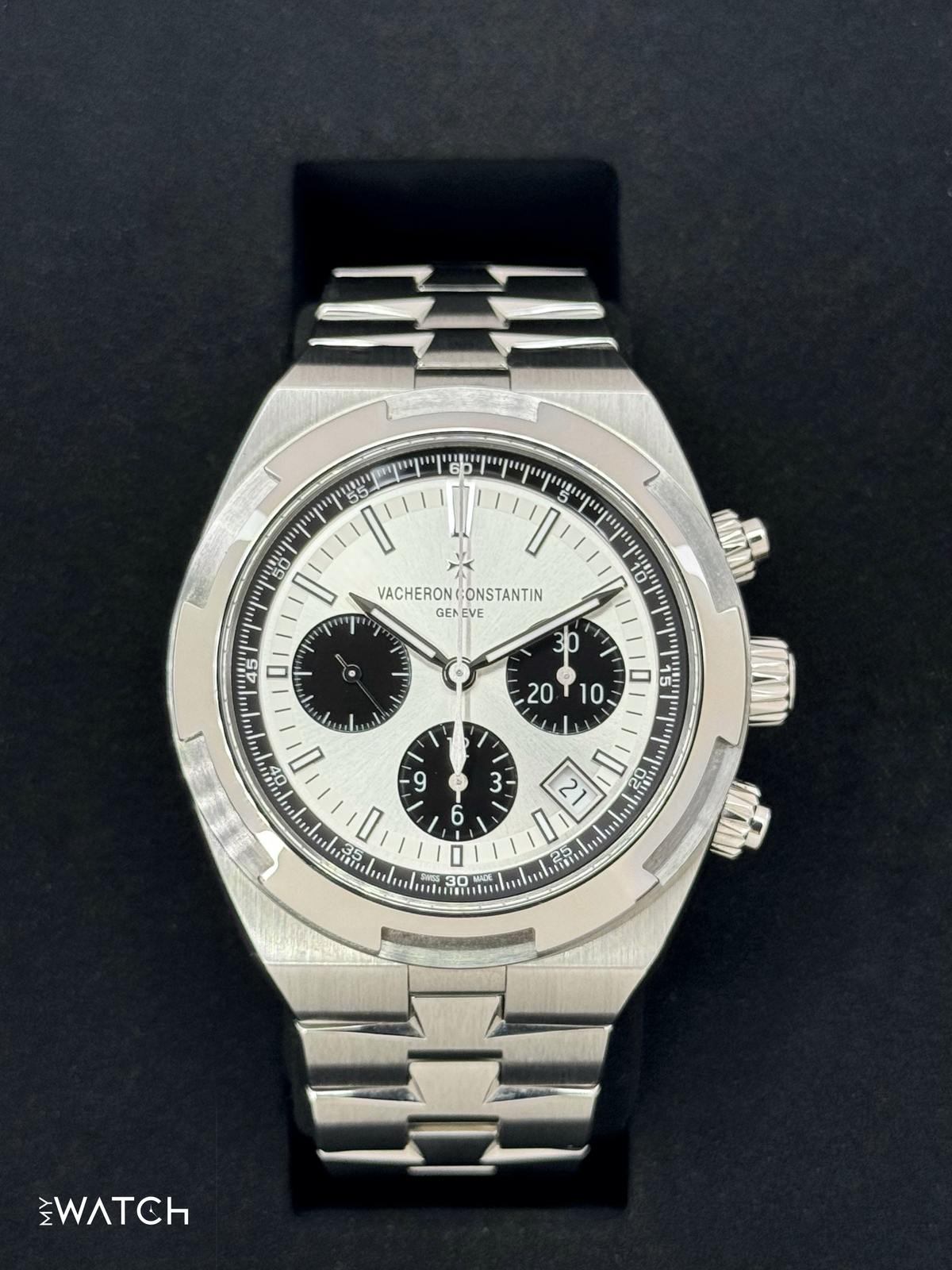 Vacheron Constantin Overseas 42.5mm 5500V Stainless Steel Panda Dial – front view