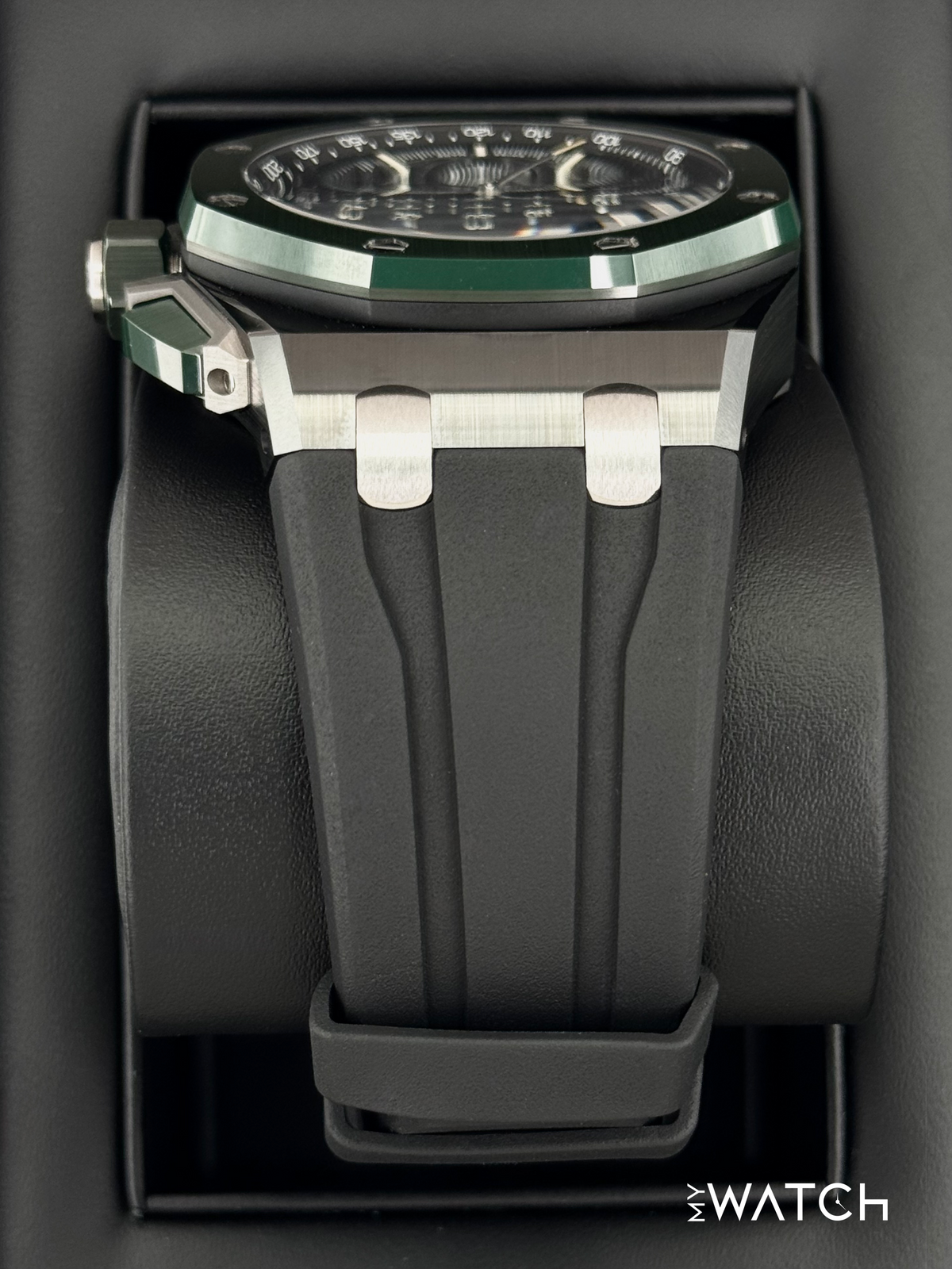 Audemars Piguet Royal Oak Chronograph 43mm 26420CE Ceramic Green Dial – bracelet and clasp