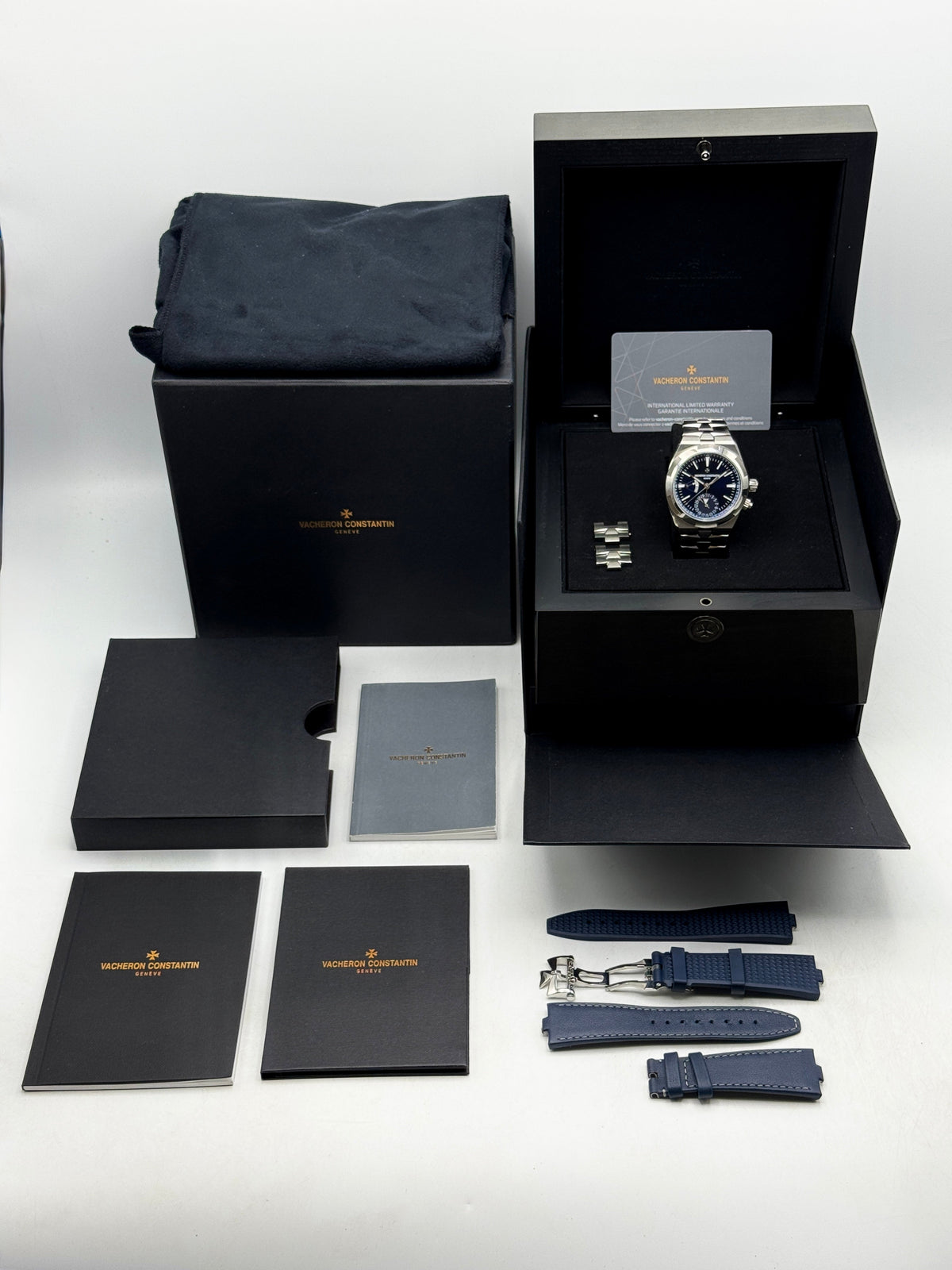 Vacheron Constantin Overseas Dual Time 41mm 7920V Blue Dial – image 11