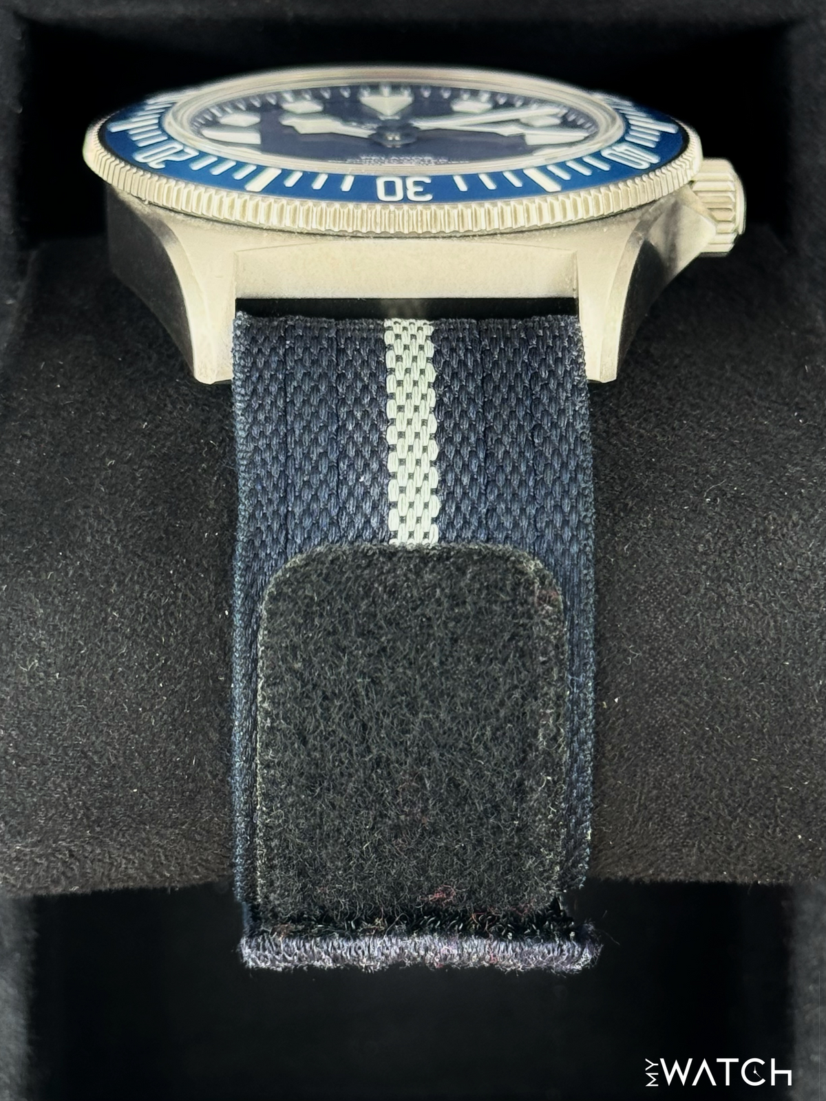 Tudor Pelagos FXD 42mm 25707B/22 Titanium Blue Dial – side view