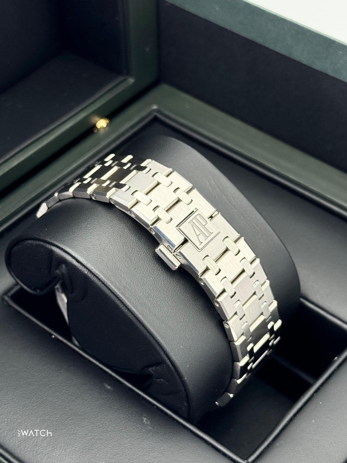 Audemars Piguet Royal Oak Chronograph 41mm 26240ST Black Dial – dial close-up