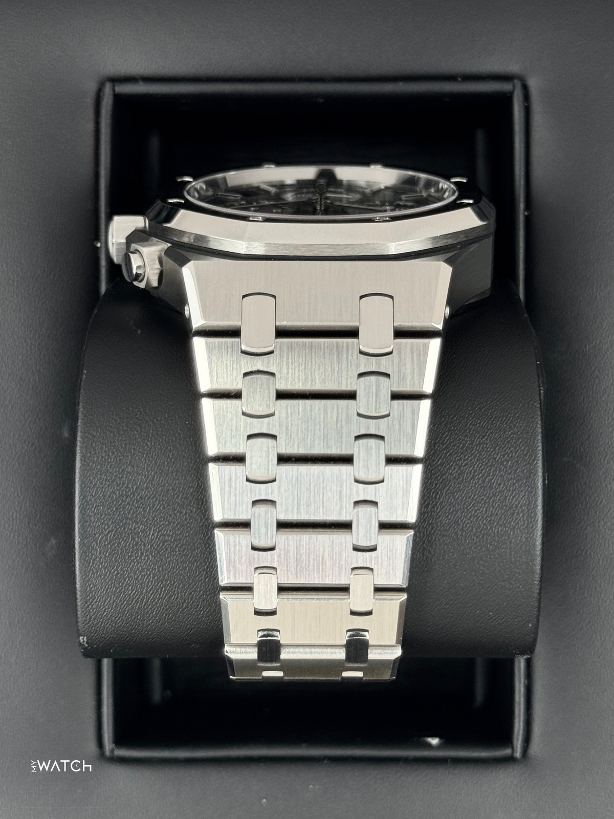 Audemars Piguet Royal Oak Chronograph 41mm 26240ST Black Dial – bracelet and clasp