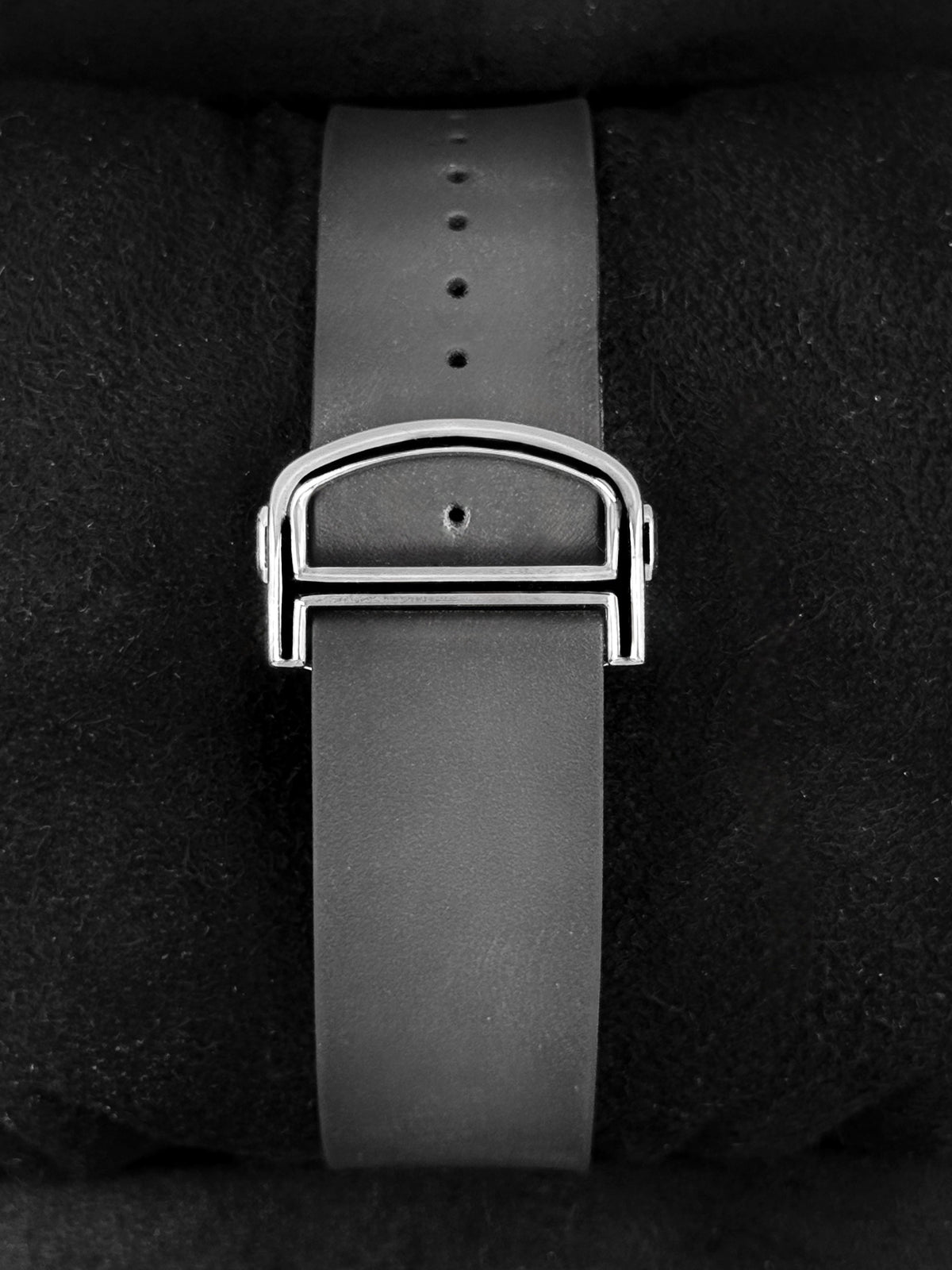 Santos de Cartier 39.8mm WSSA0039 Black Dial – dial close-up