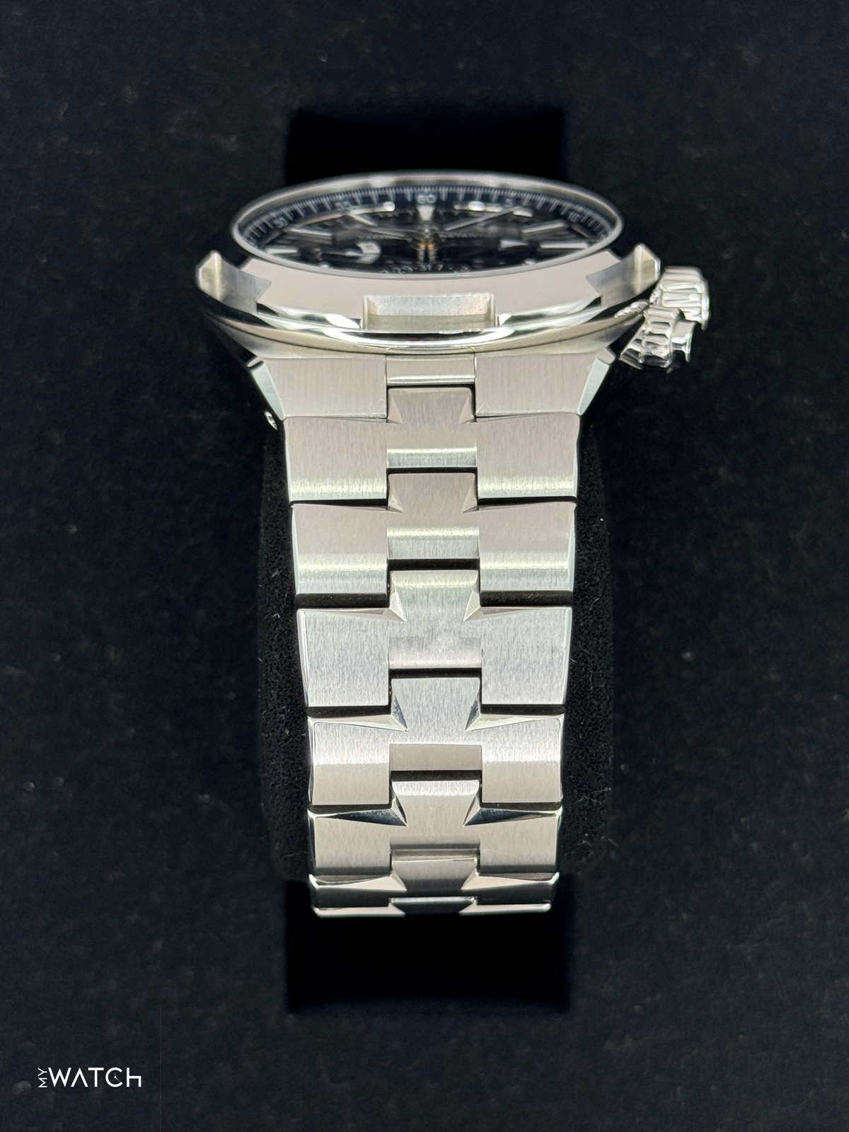 Vacheron Constantin Overseas Dual Time 41mm 7900V Blue Dial – side view