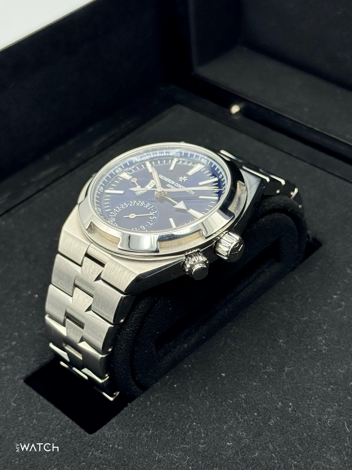 Vacheron Constantin Overseas Dual Time 41mm 7900V Blue Dial – case back