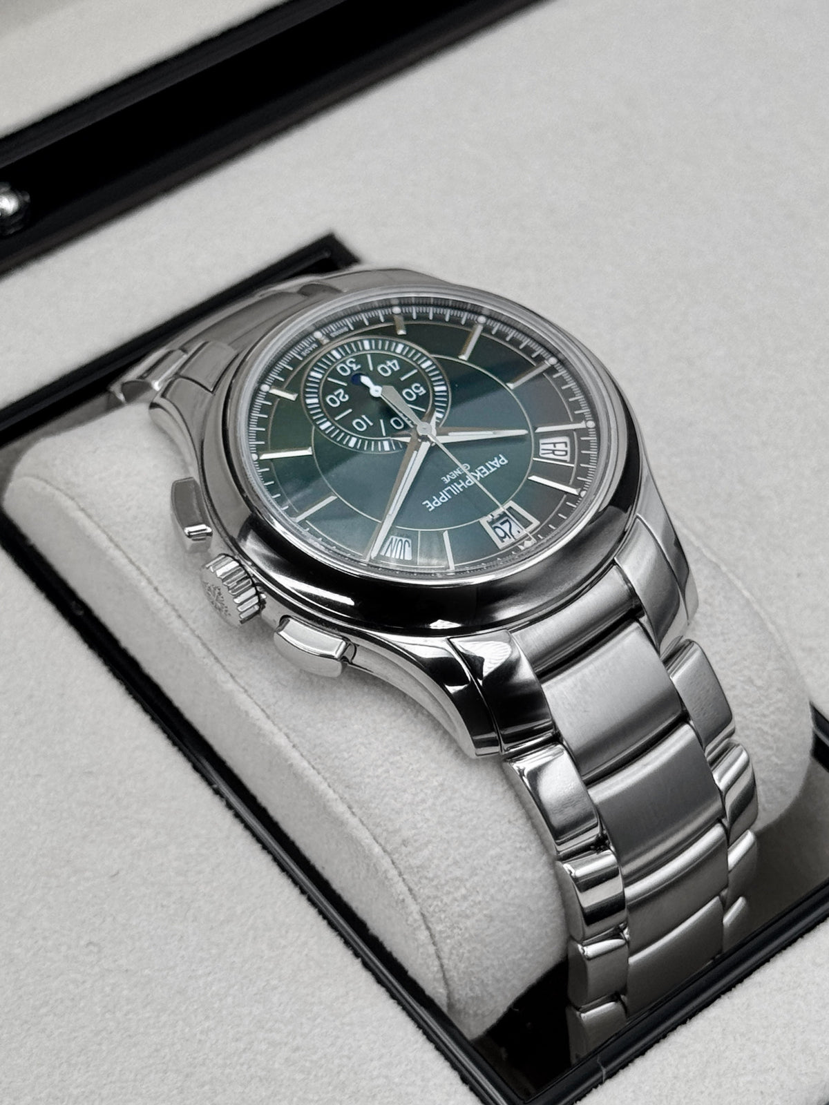 Patek Philippe Flyback Chronograph Annual Calendar 5905/1A Olive Green Dial – image 8