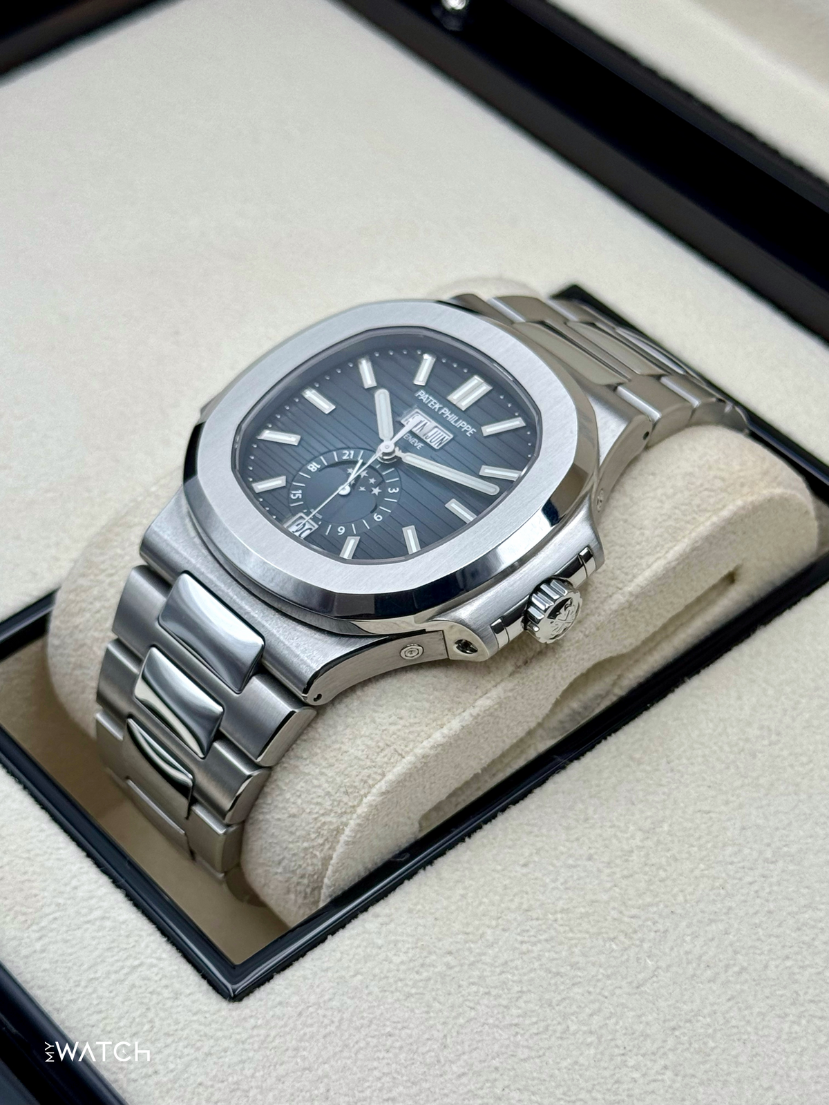 Patek Philippe Nautilus Moonphase 40.5mm 5726/1A-014 Blue Dial – case back