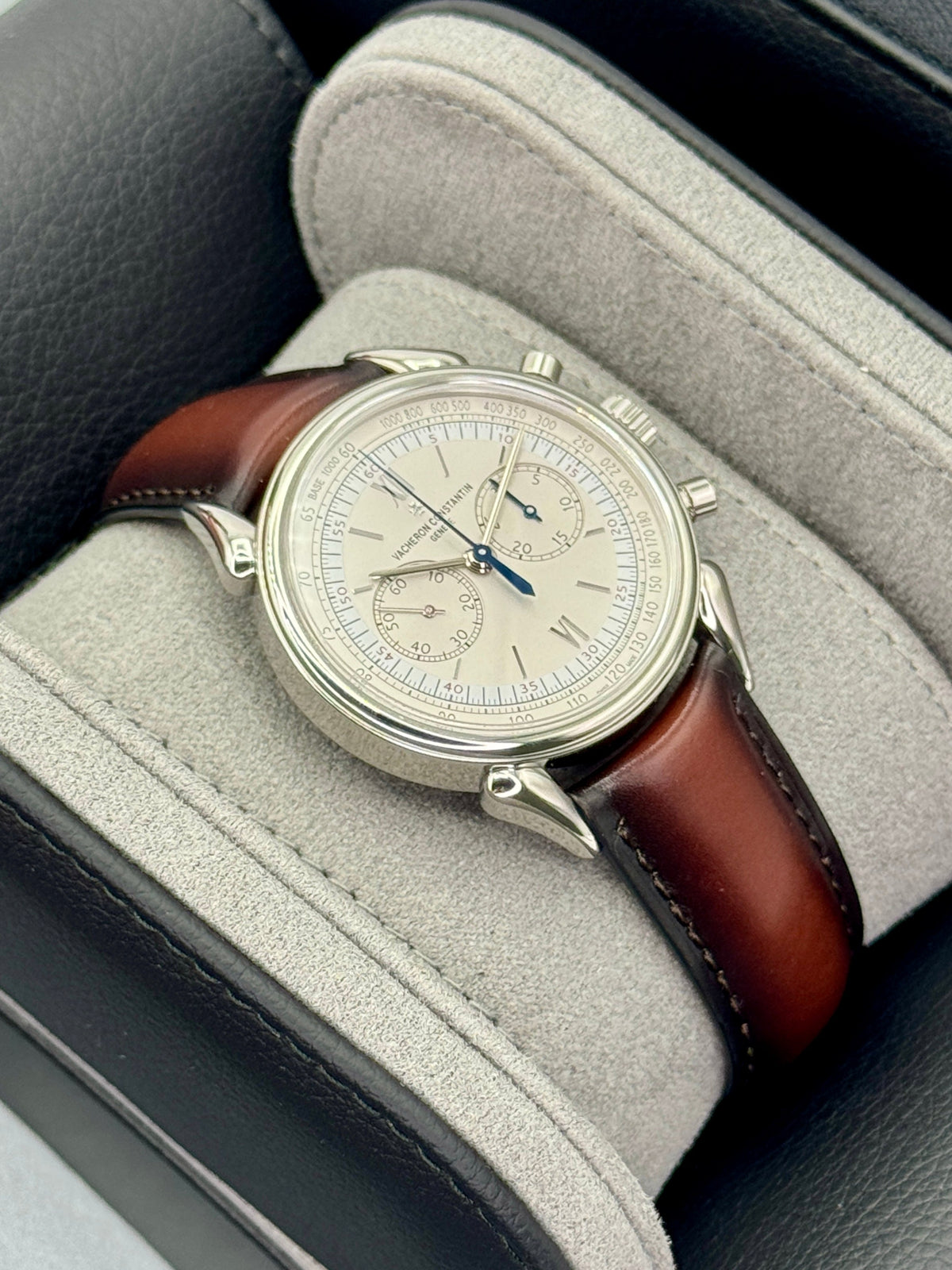 Vacheron Constantin Historiques Cornes de Vache 1955 38mm 5000H Stainless Steel Grey Dial – on the wrist