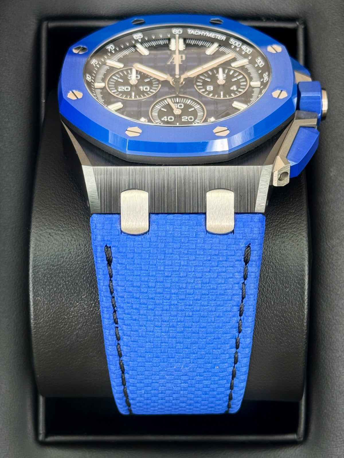 Audemars Piguet Royal Oak Offshore Chrono 43mm 26420CE Ceramic Blue Dial – side view