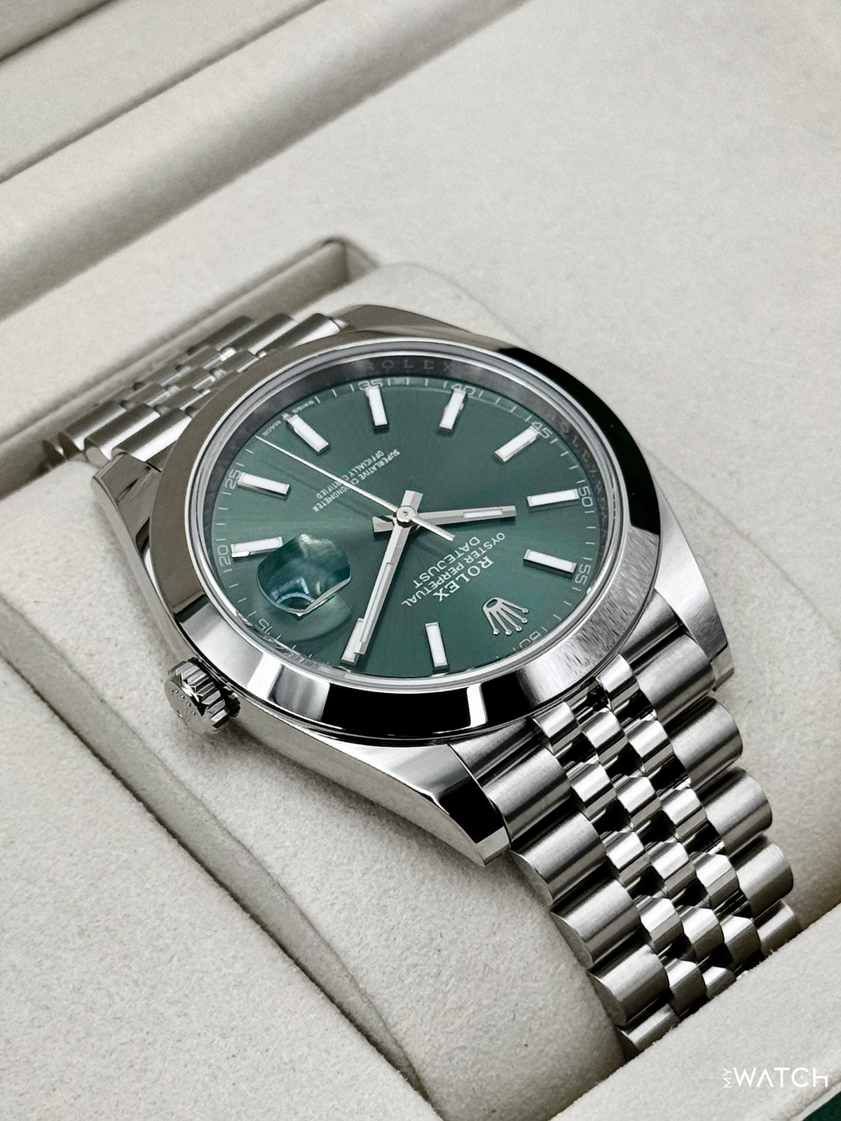 Rolex Datejust 41mm 126300 Stainless Steel Jubilee Green Dial – image 8