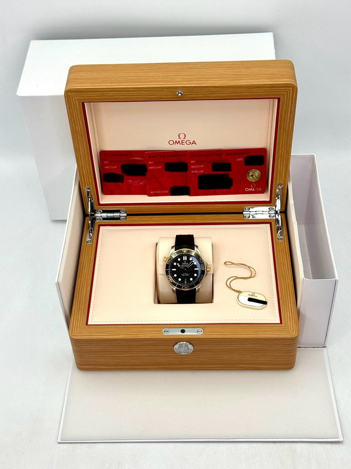 Omega Seamaster Diver 300M 42mm 210.22.42.20.01.001 Black Dial – image 10