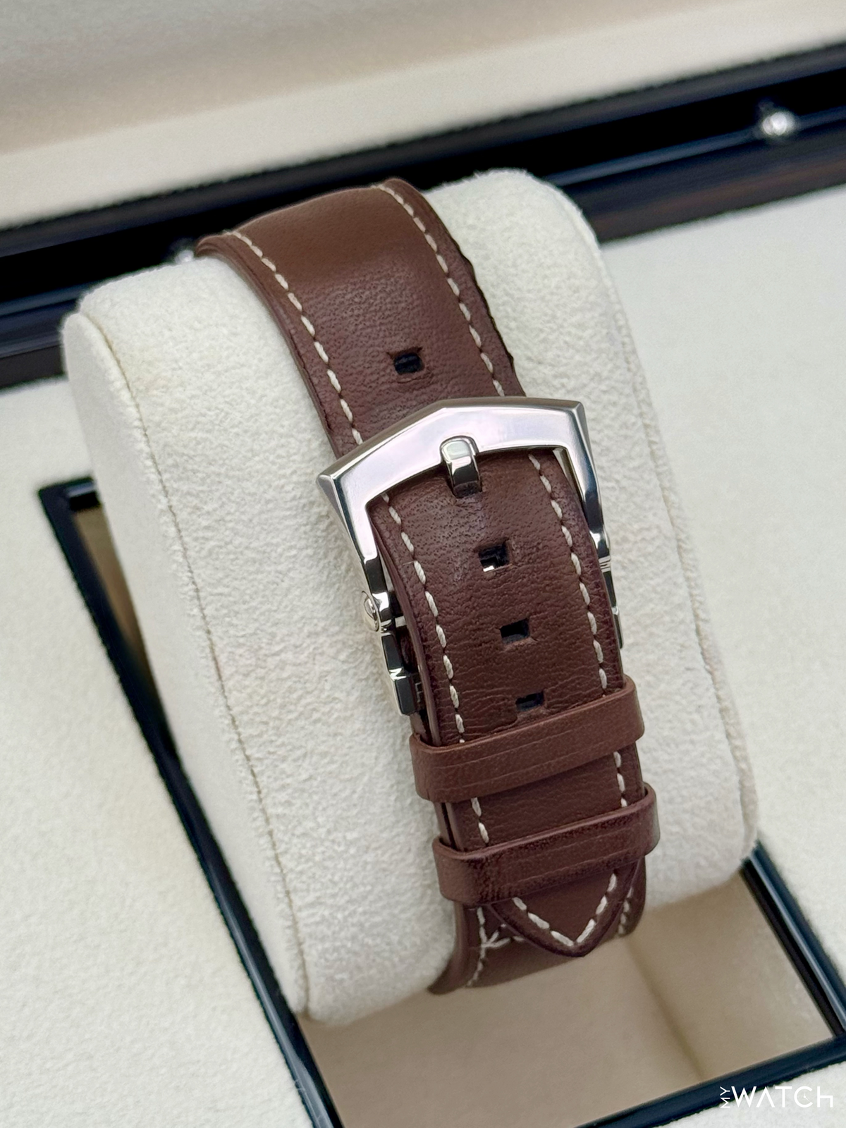 Patek Philippe Pilot Travel Time 42mm 5524G White Gold Black Dial – dial close-up