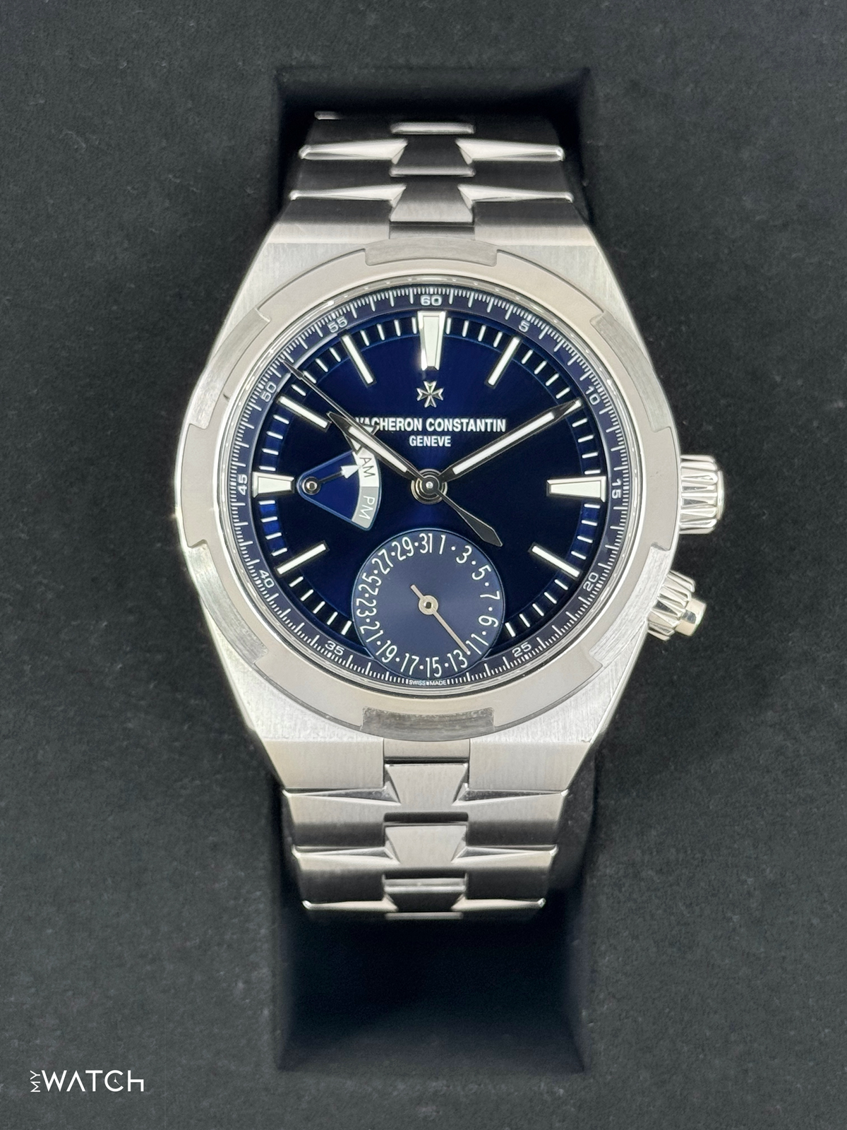 Vacheron Constantin Overseas Dual Time 41mm 7900V Blue Dial – front view