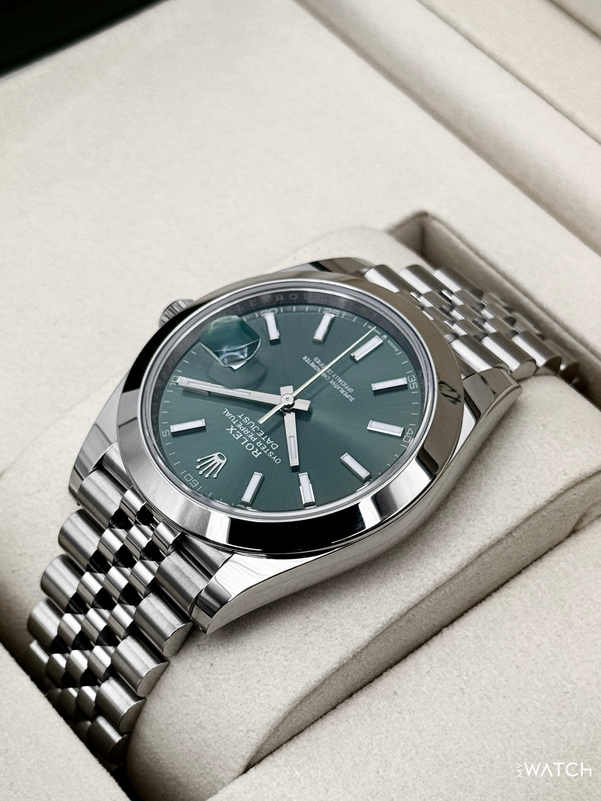 Rolex Datejust 41mm 126300 Stainless Steel Jubilee Green Dial – box and papers