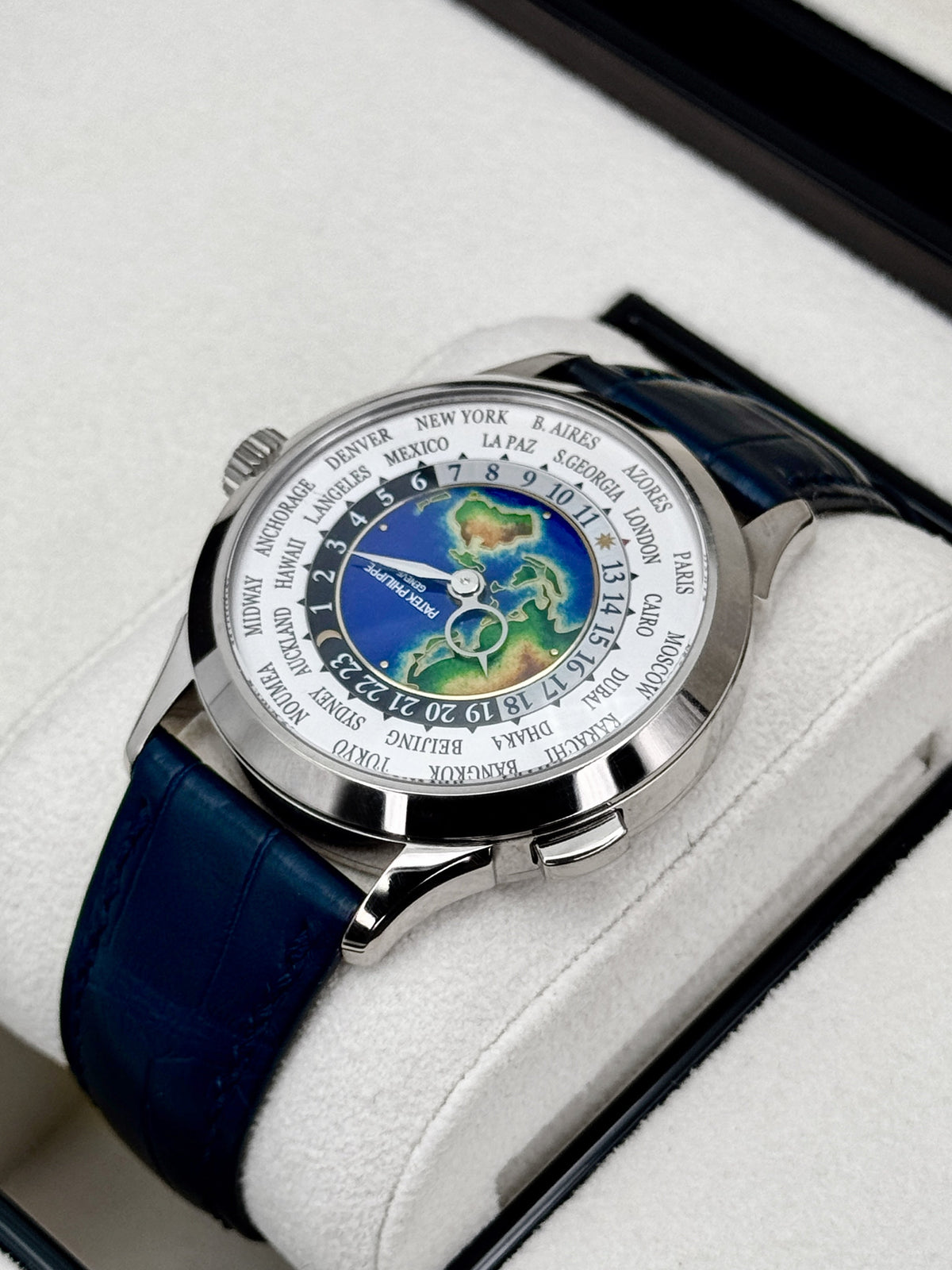 Patek Philippe World Time Complications 38.5mm 5231G White Gold – box and papers