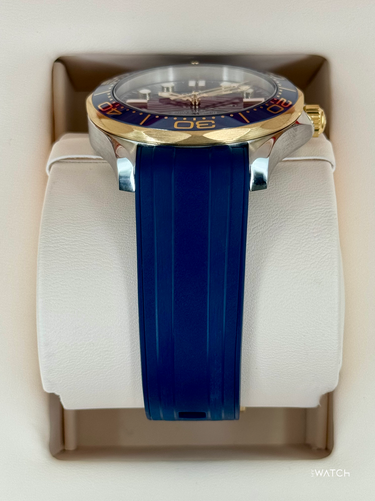 Omega Seamaster Diver 300M 42mm 210.22.42.20.03.001 Blue Dial – side view