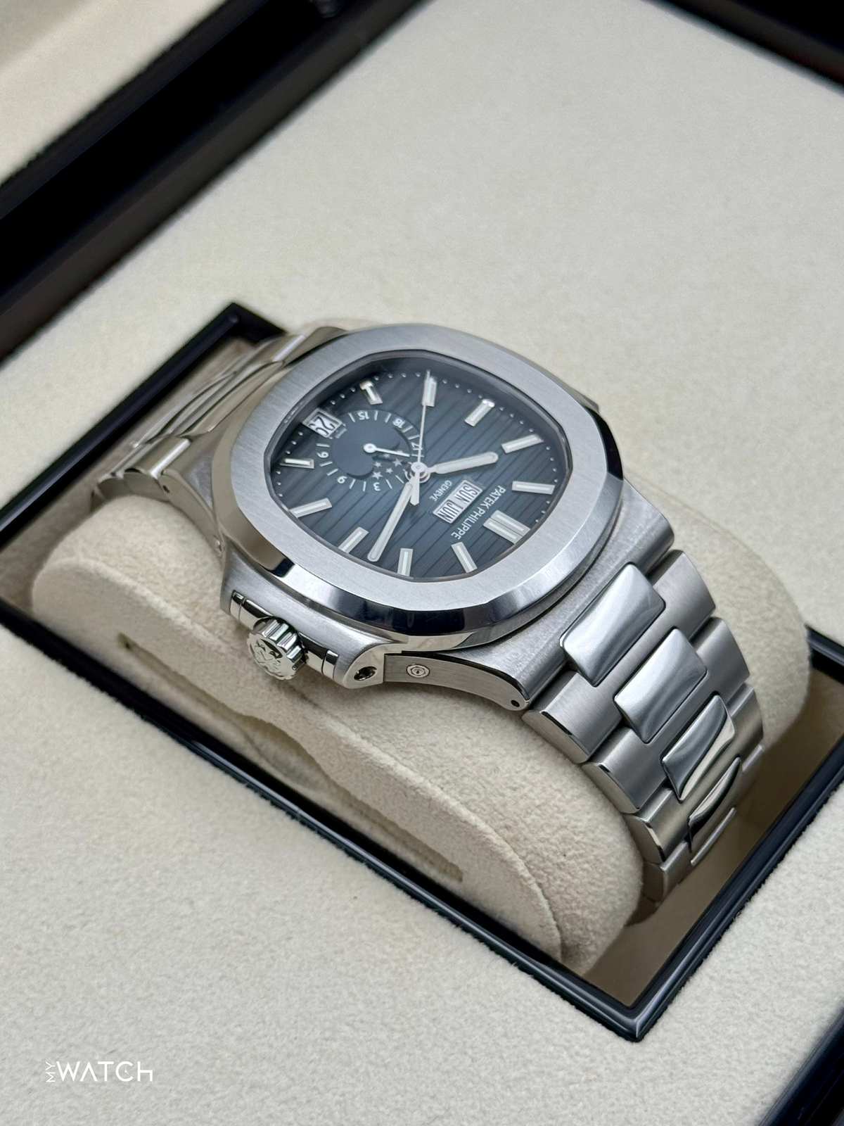 Patek Philippe Nautilus Moonphase 40.5mm 5726/1A-014 Blue Dial – image 8