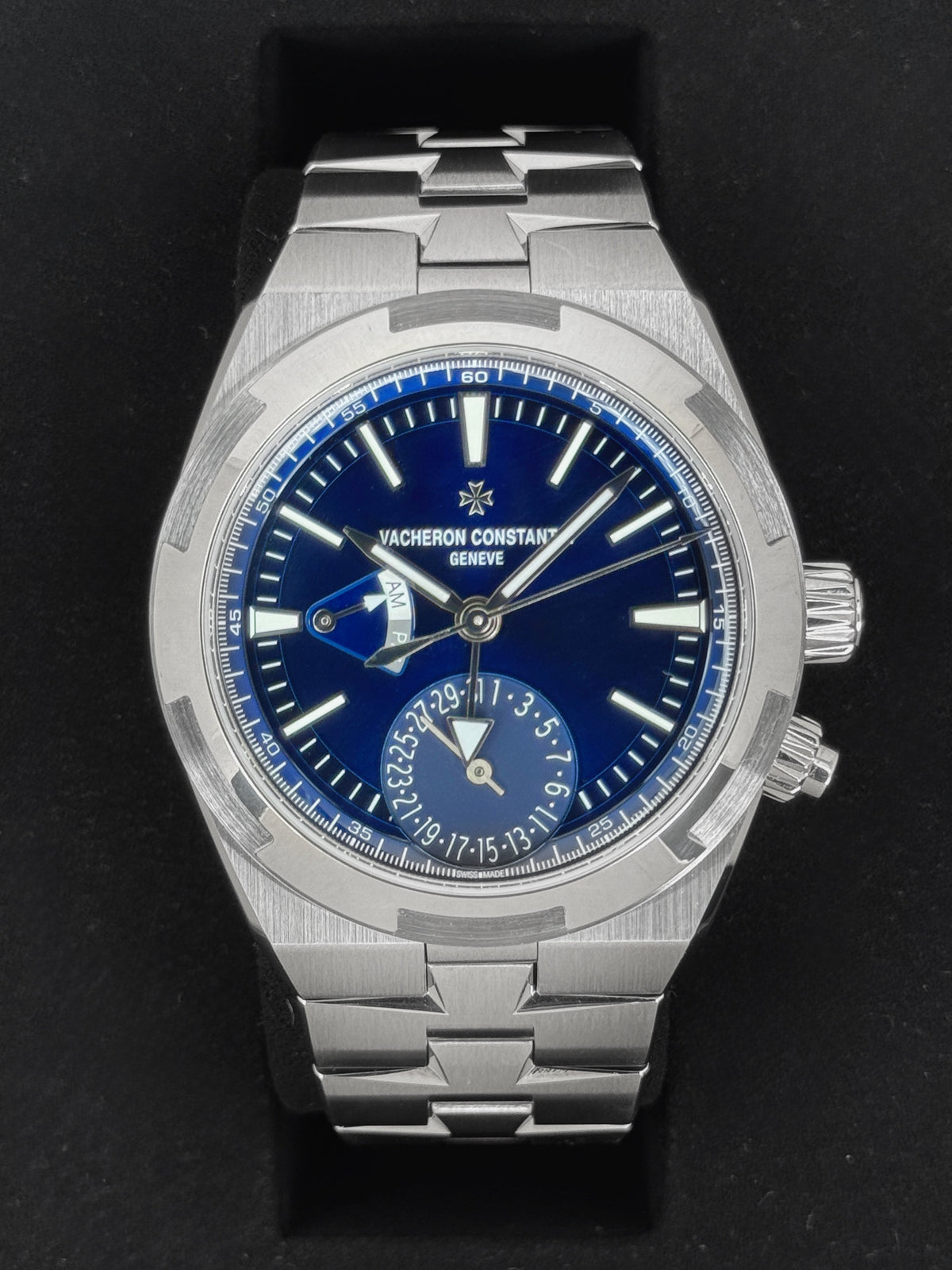 Vacheron Constantin Overseas Dual Time 41mm 7920V Blue Dial – front view