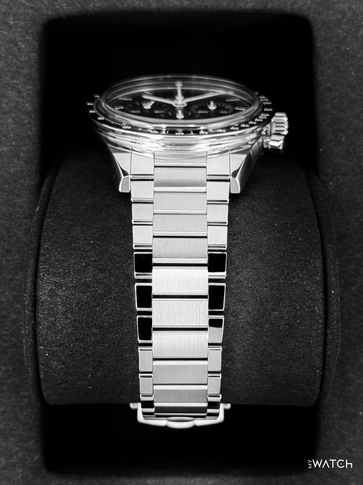 Omega Speedmaster 'Ed White' 39.7mm 311.30.40.30.01.001 Black Dial – side view