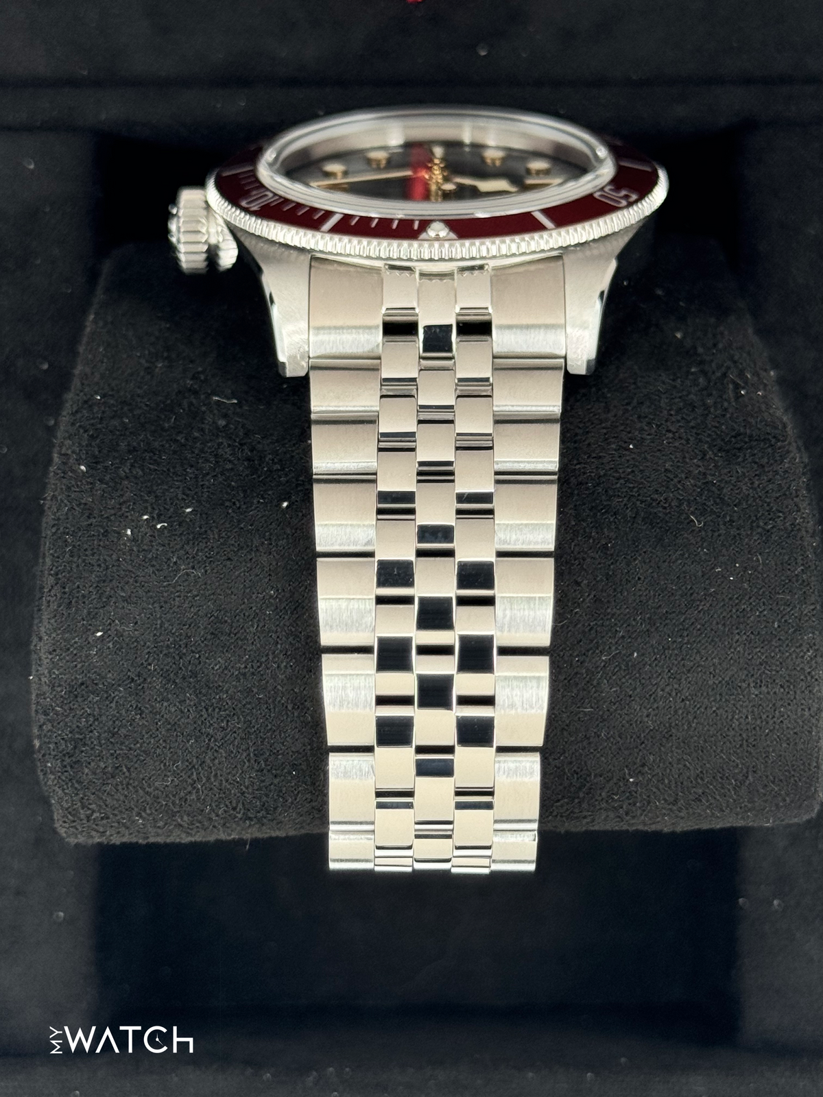 Tudor Black Bay 41mm 7941A1A0RU Stainless Steel Black Dial – bracelet and clasp