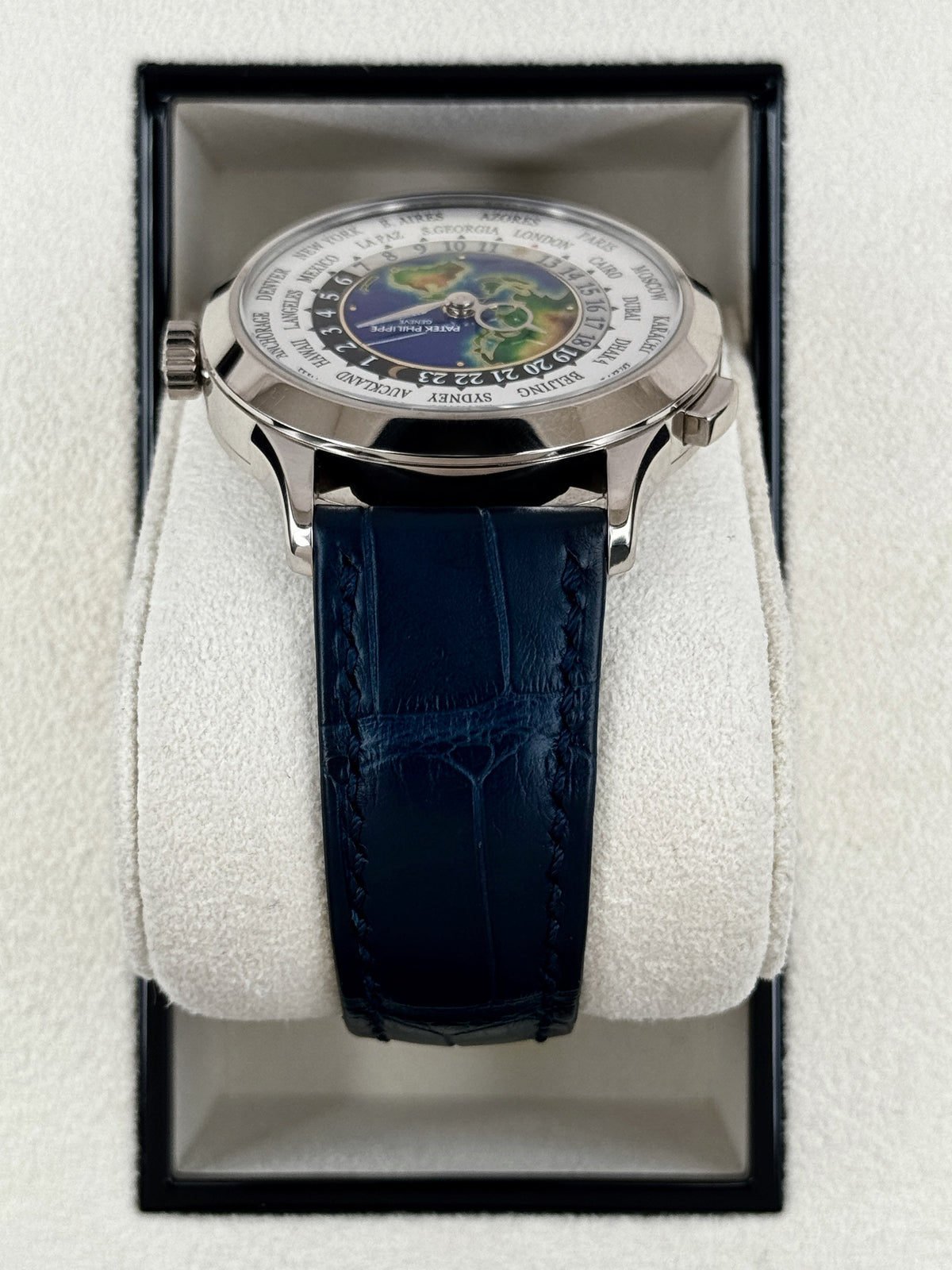 Patek Philippe World Time Complications 38.5mm 5231G White Gold – bracelet and clasp