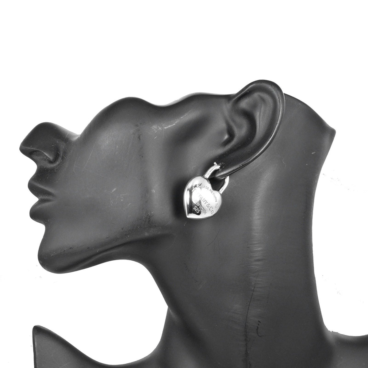 Tiffany & Co. Return to Tiffany Full Heart Sterling Silver Earrings – detail view