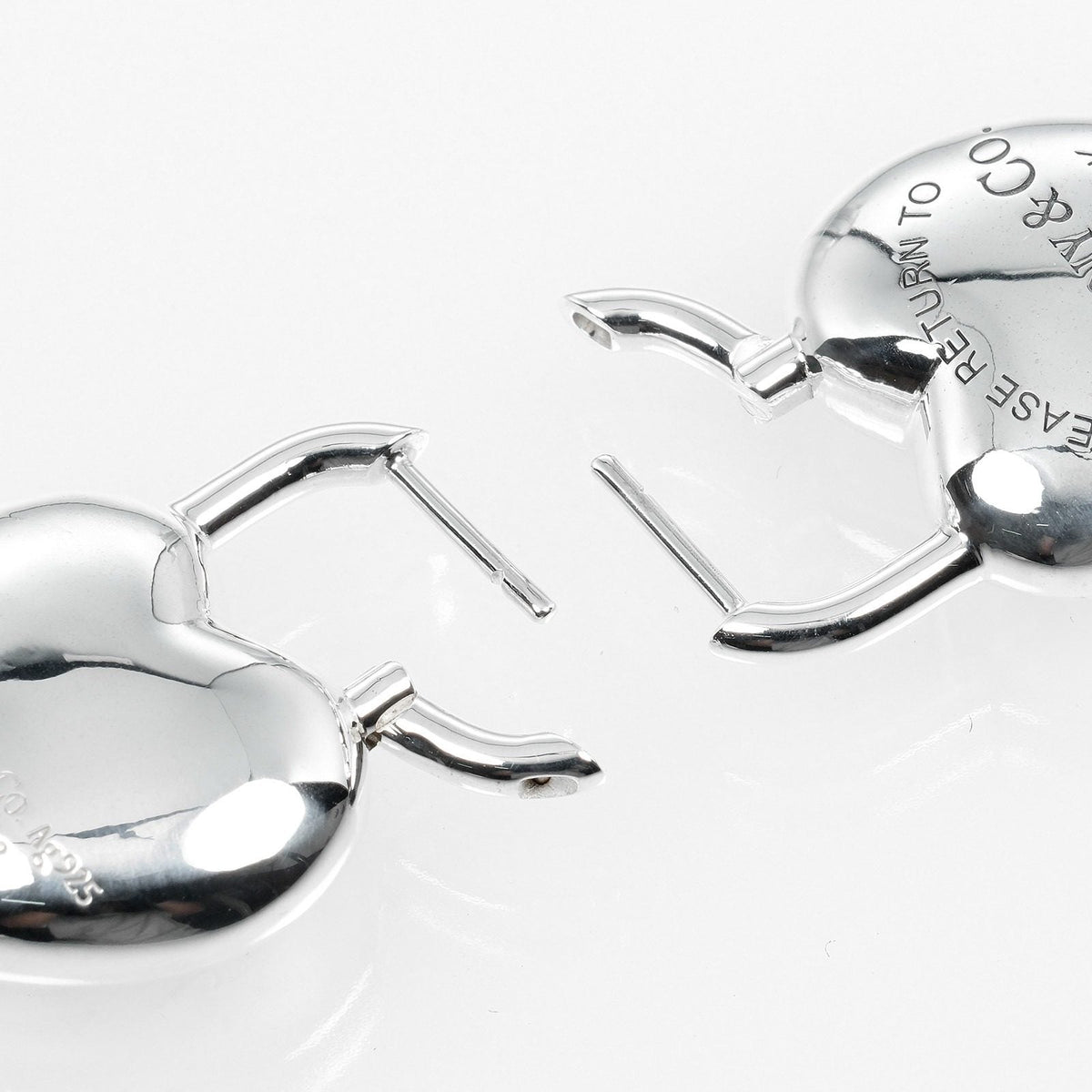 Tiffany & Co. Return to Tiffany Full Heart Sterling Silver Earrings – close-up