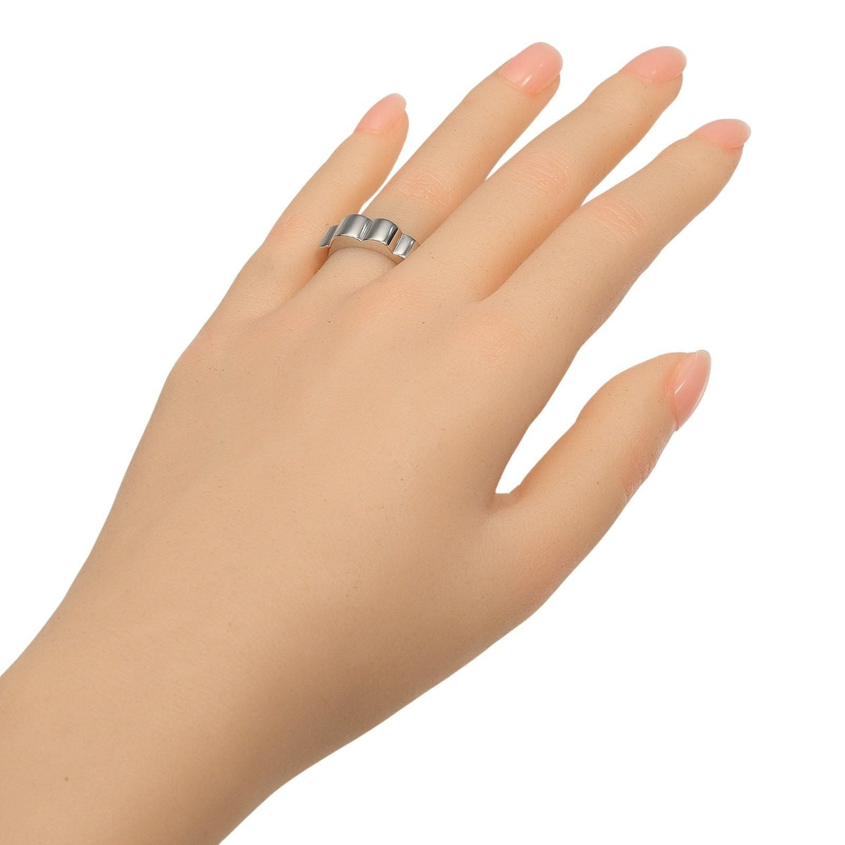 Chanel Profil De Camelia 18K White Gold Ring – side view