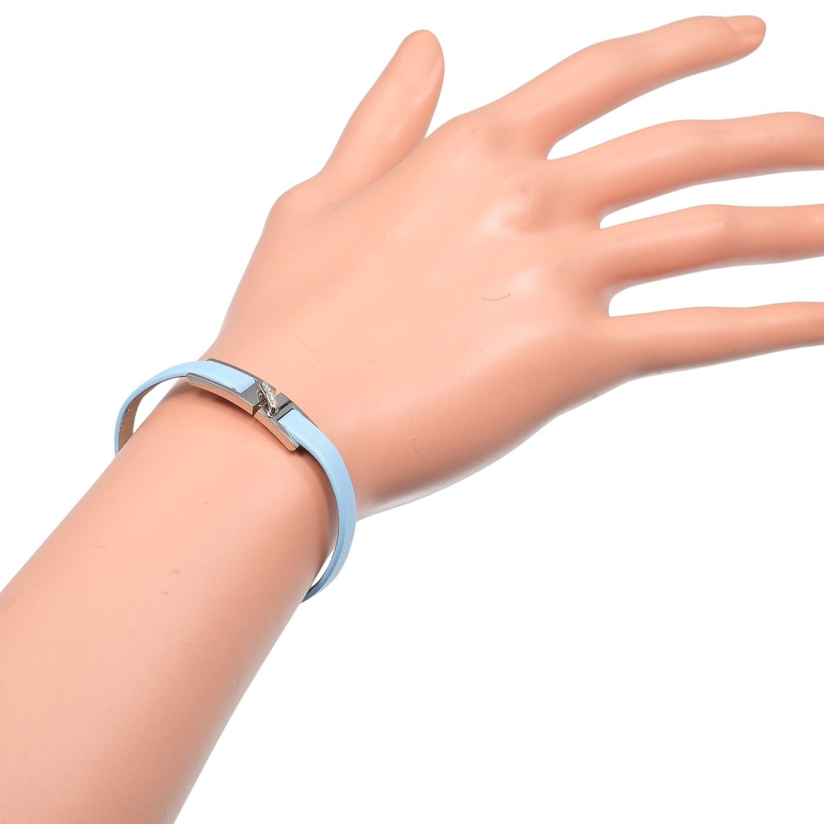 Chaumet Liens Leather 18K White Gold Diamond Bracelet – detail view