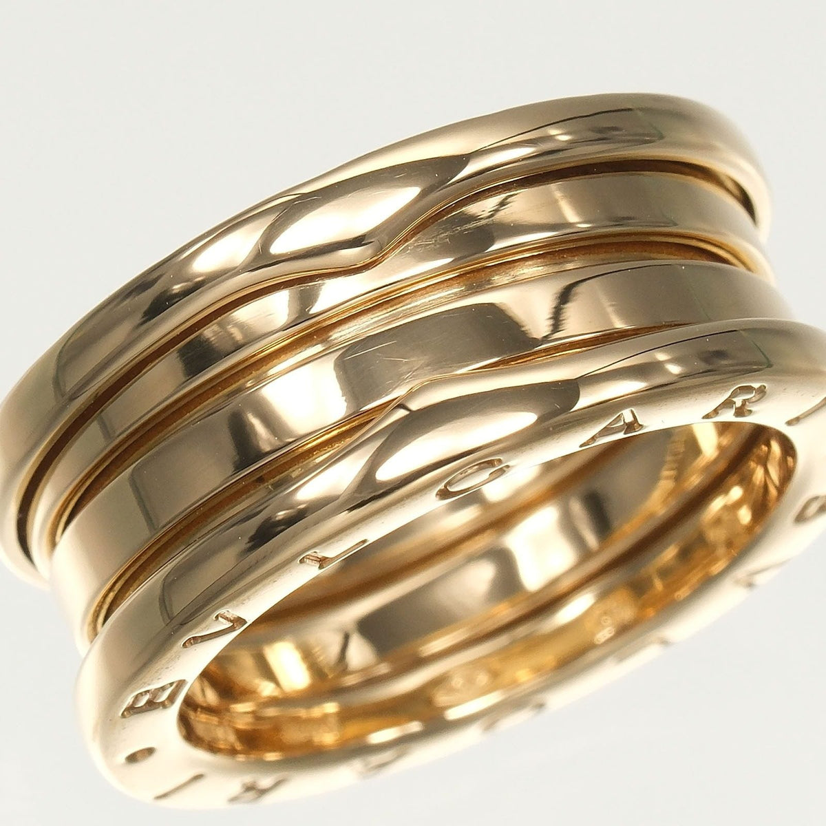 Bulgari B.ZERO1 18K Yellow Gold Ring – close-up