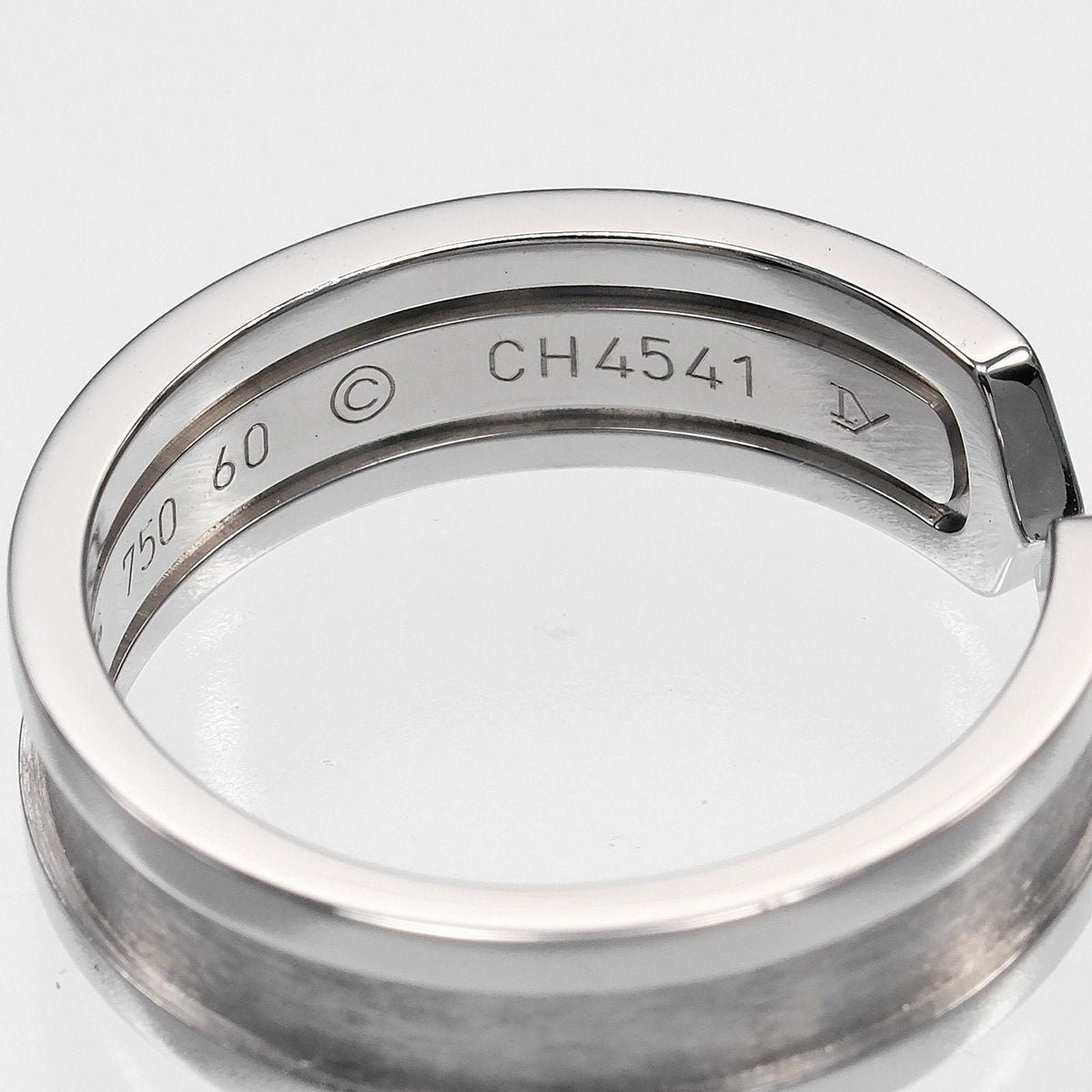 Cartier 2C 18K White Gold Ring – packaging