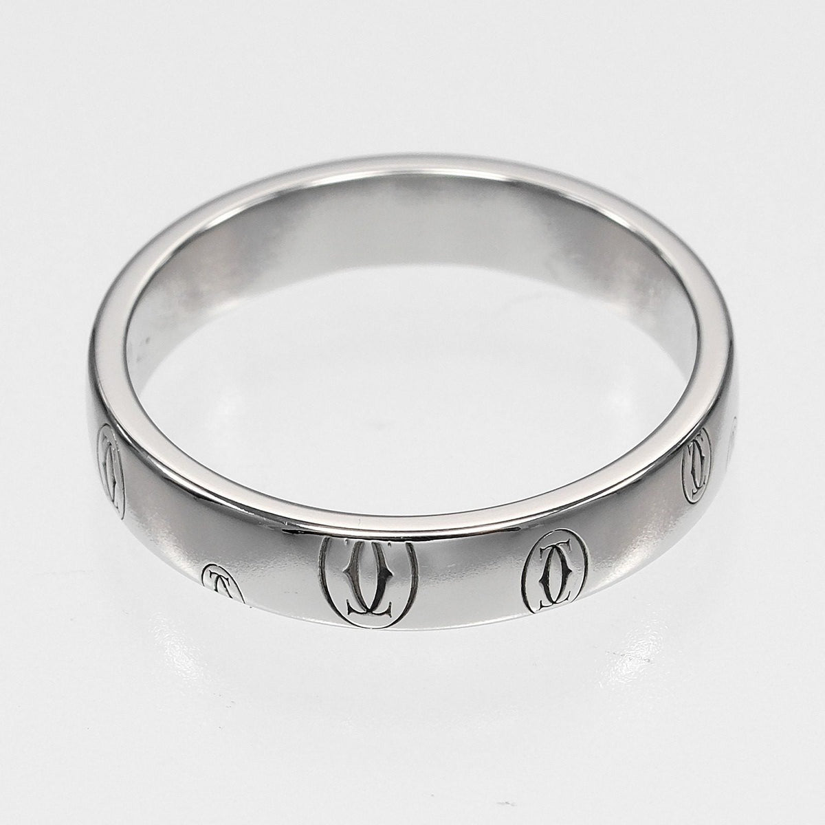 Cartier Happy Birthday Platinum Ring – close-up