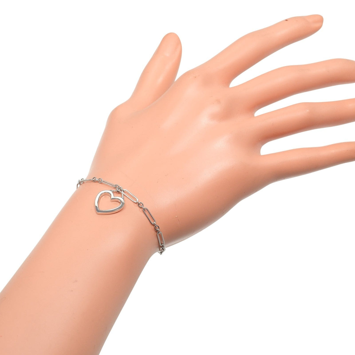 Tiffany & Co. Sentimental Heart 18K White Gold Bracelet – detail view