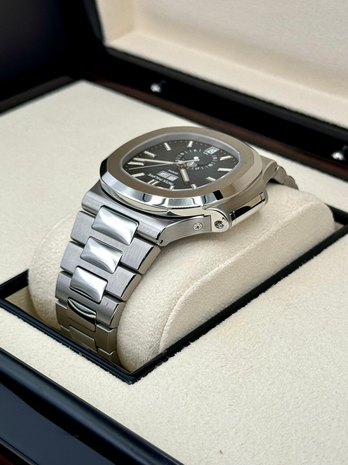 Patek Philippe 40.5mm 5726/1A-014 Nautilus Moonphase Blue Dial – box and papers
