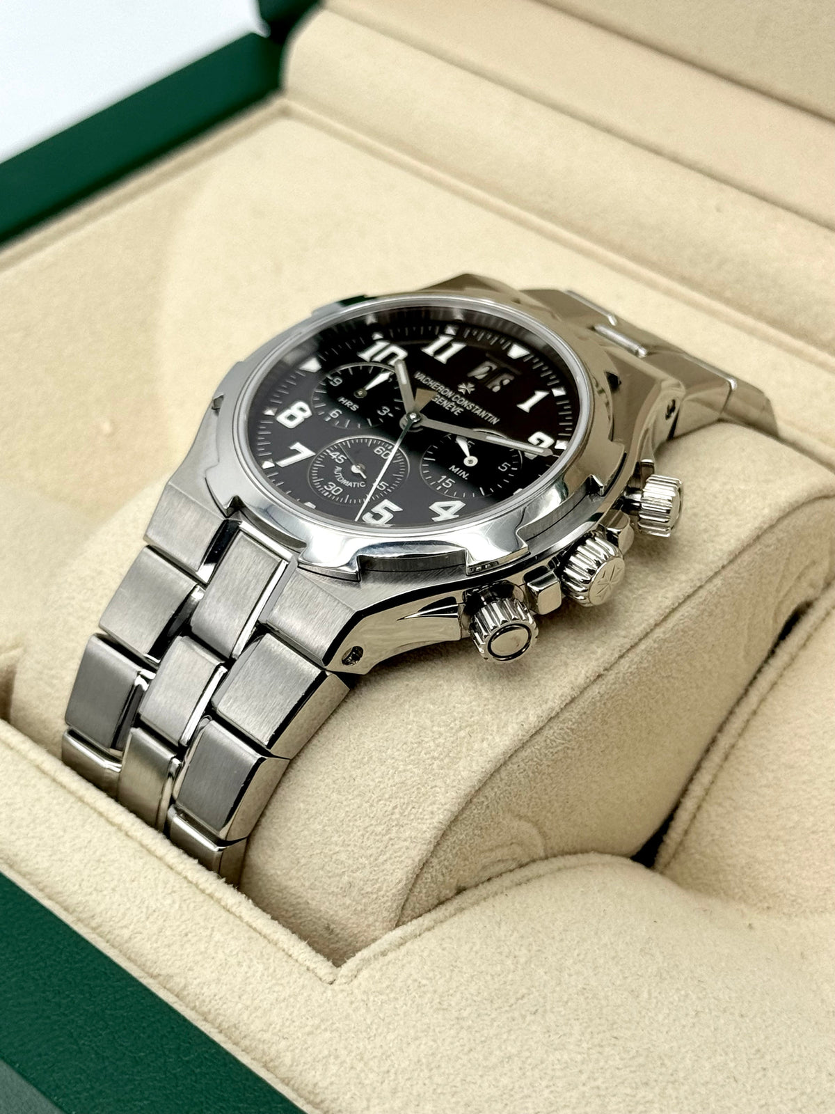 Vacheron Constantin Overseas Chrono 40mm 49140/423A-8886 Black Dial – case back