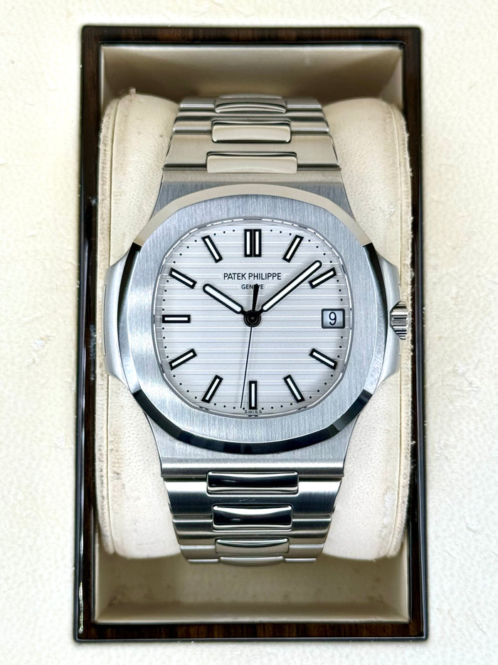 Patek Philippe Nautilus 40mm 5711/1A Stainless Steel White Dial – front view