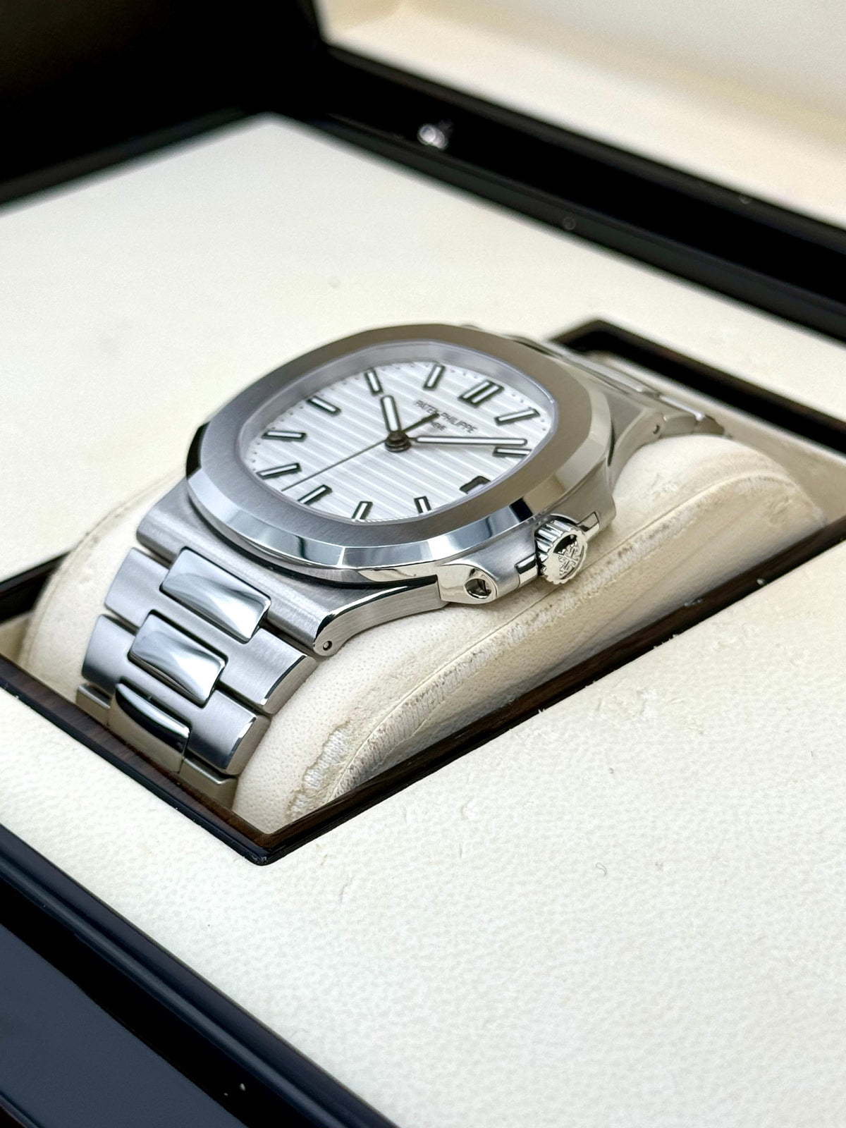 Patek Philippe Nautilus 40mm 5711/1A Stainless Steel White Dial – case back