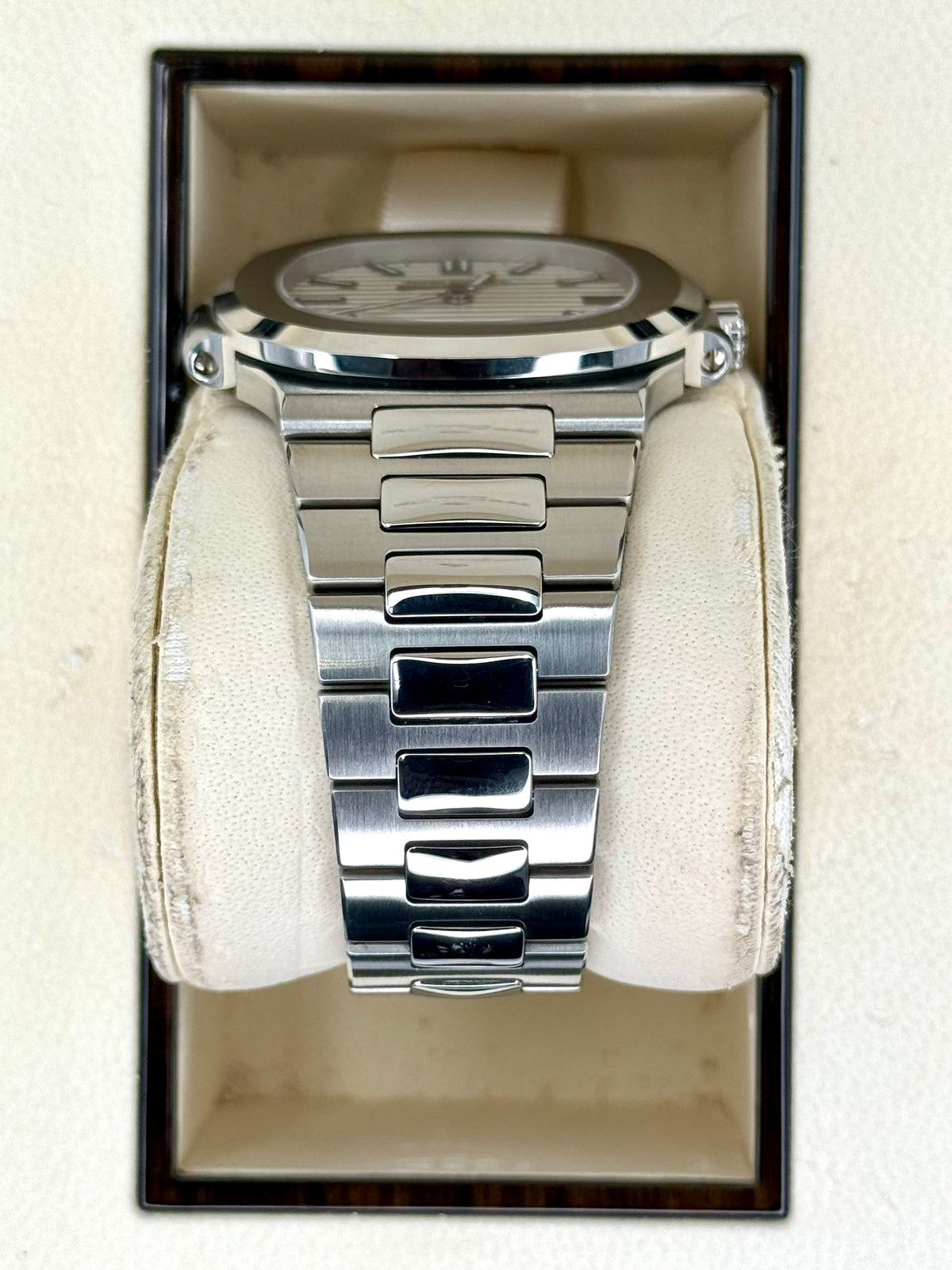 Patek Philippe Nautilus 40mm 5711/1A Stainless Steel White Dial – side view