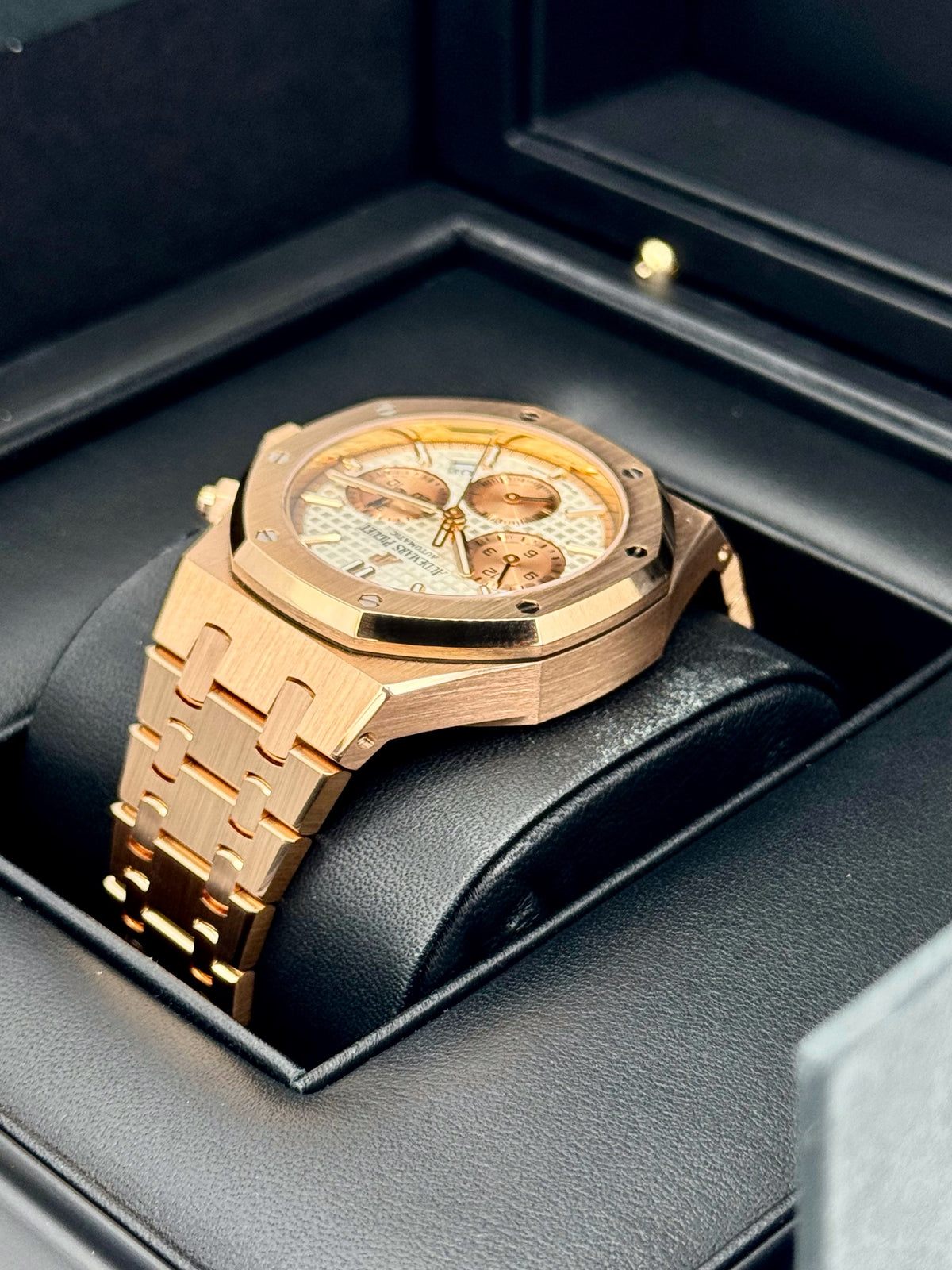 Audemars Piguet Royal Oak Chronograph 38mm 26315OR – box and papers