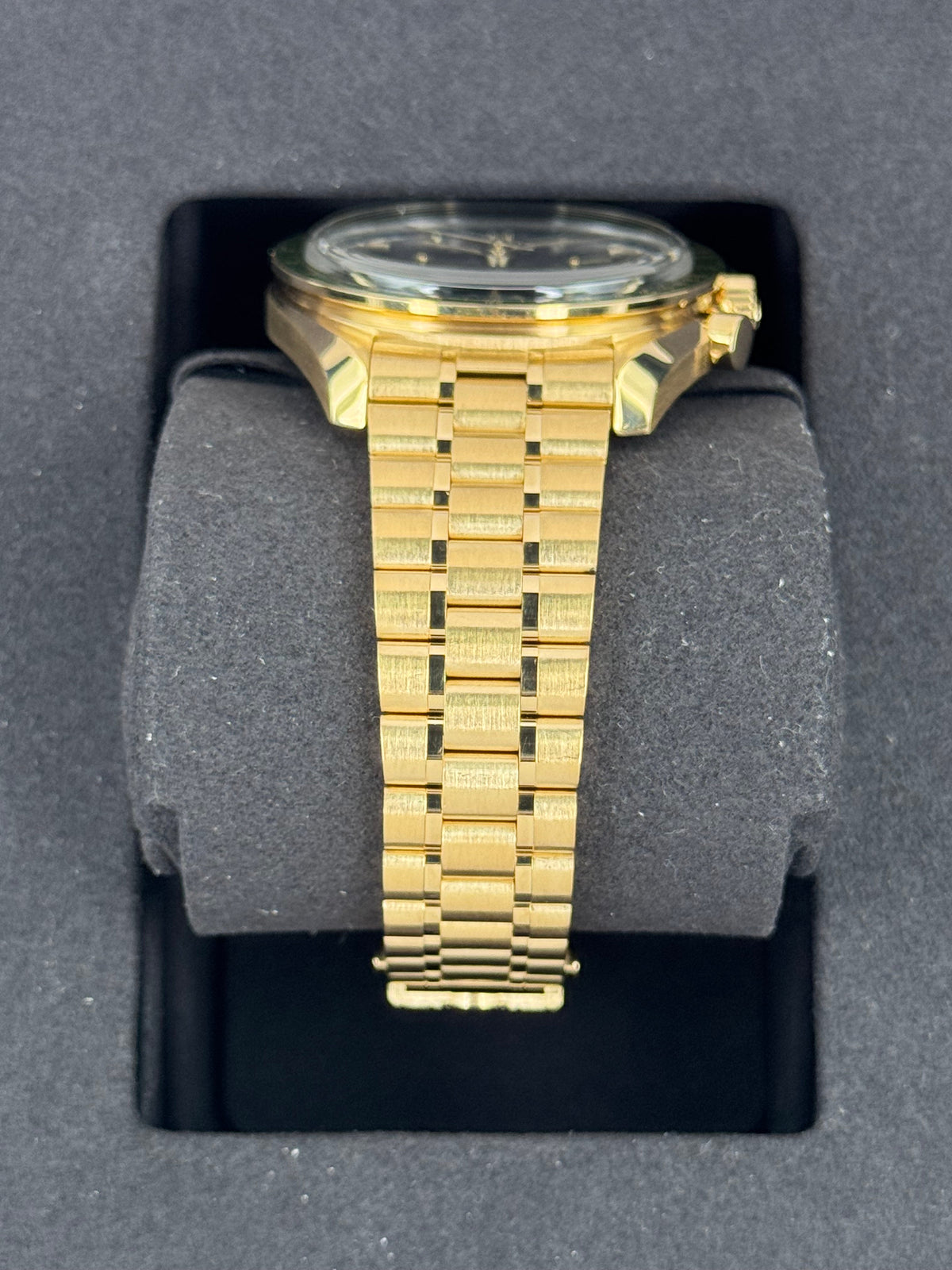 Omega Speedmaster Moonwatch Pro 42mm 310.60.42.50.10.001 Green Dial – side view