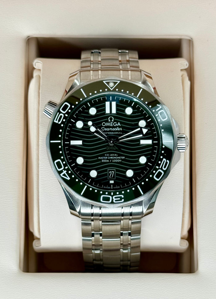 Omega Seamaster Diver 300M 42mm 210.30.42.21.10.001 Green Dial – front view