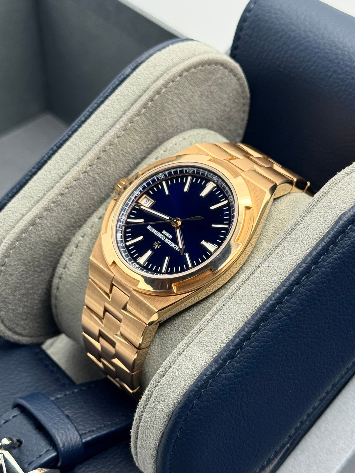 Vacheron Constantin Overseas 41mm 4520V Pink Gold Blue Dial – case back