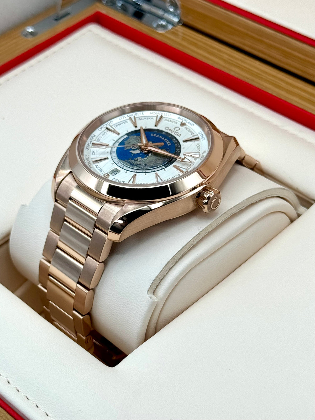 Omega Seamaster Aqua Terra Sedna Gold 220.50.43.22.02.001 – case back