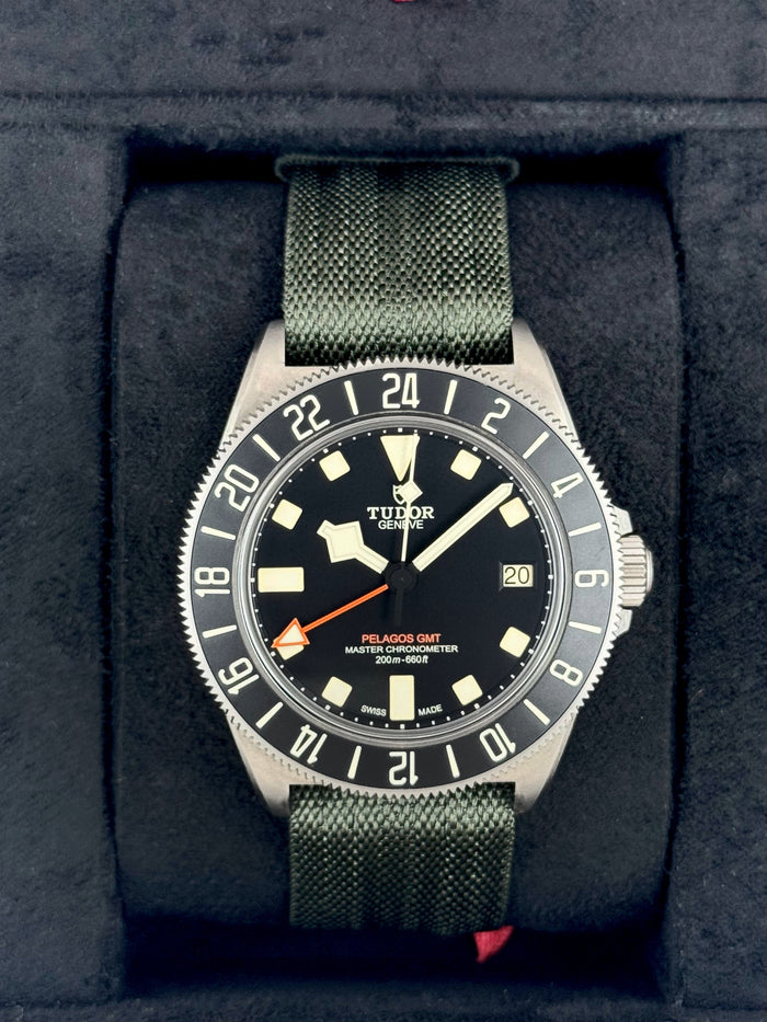 Tudor Pelagos FXD GMT 42mm 2542G257NU Titanium Black Dial – front view