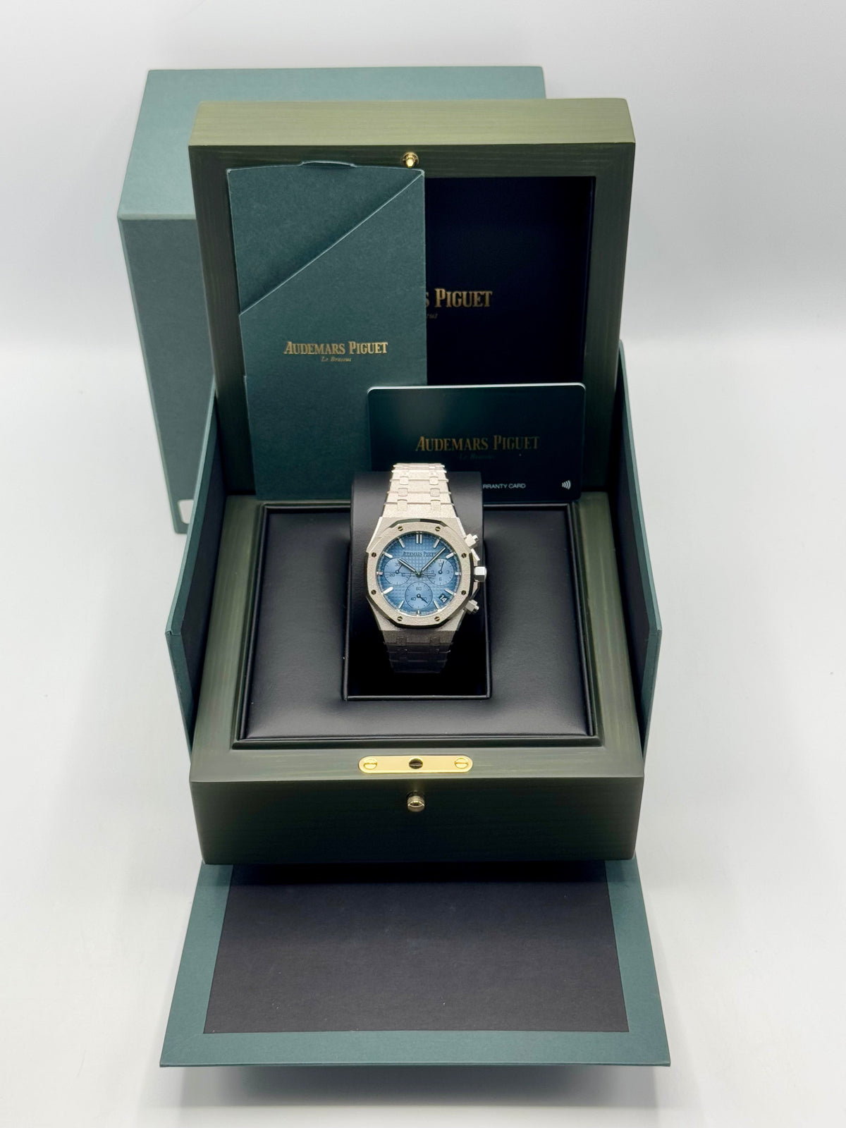 Audemars Piguet 26240BC Frosted White Gold Blue Dial – box and papers