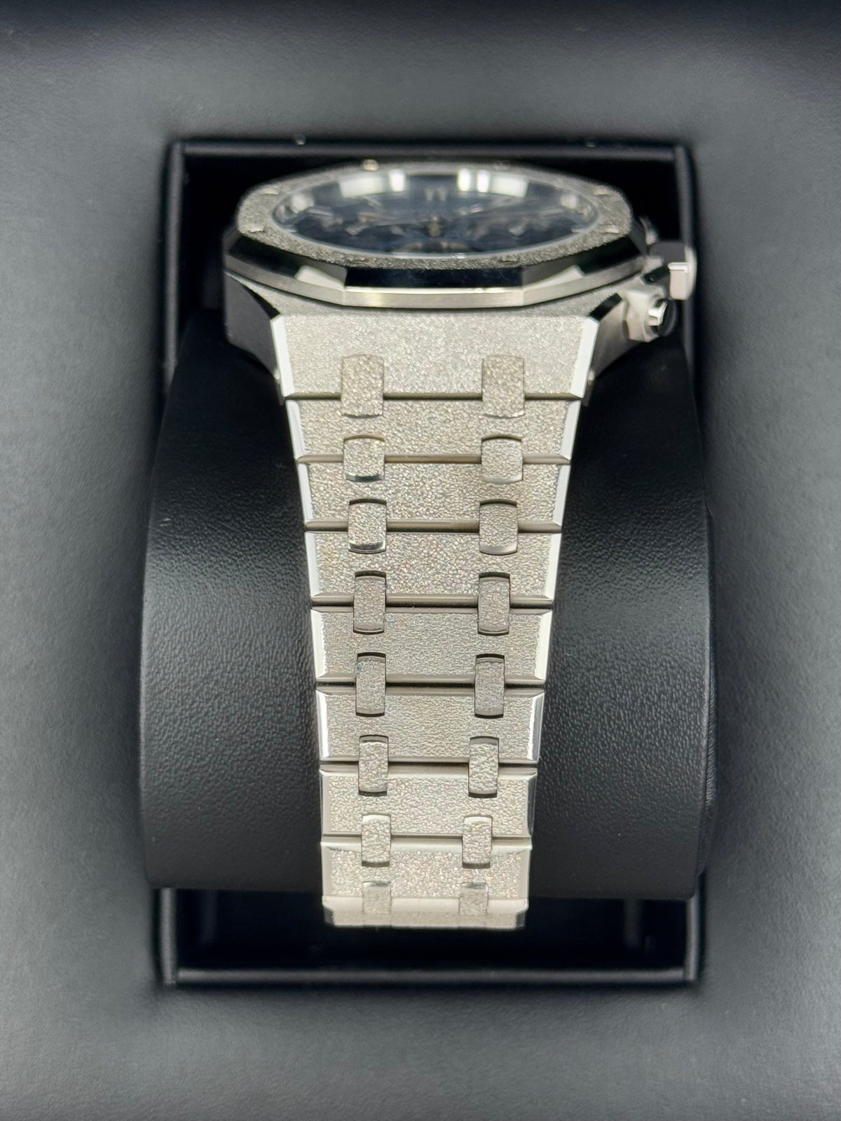 Audemars Piguet 26240BC Frosted White Gold Blue Dial – side view