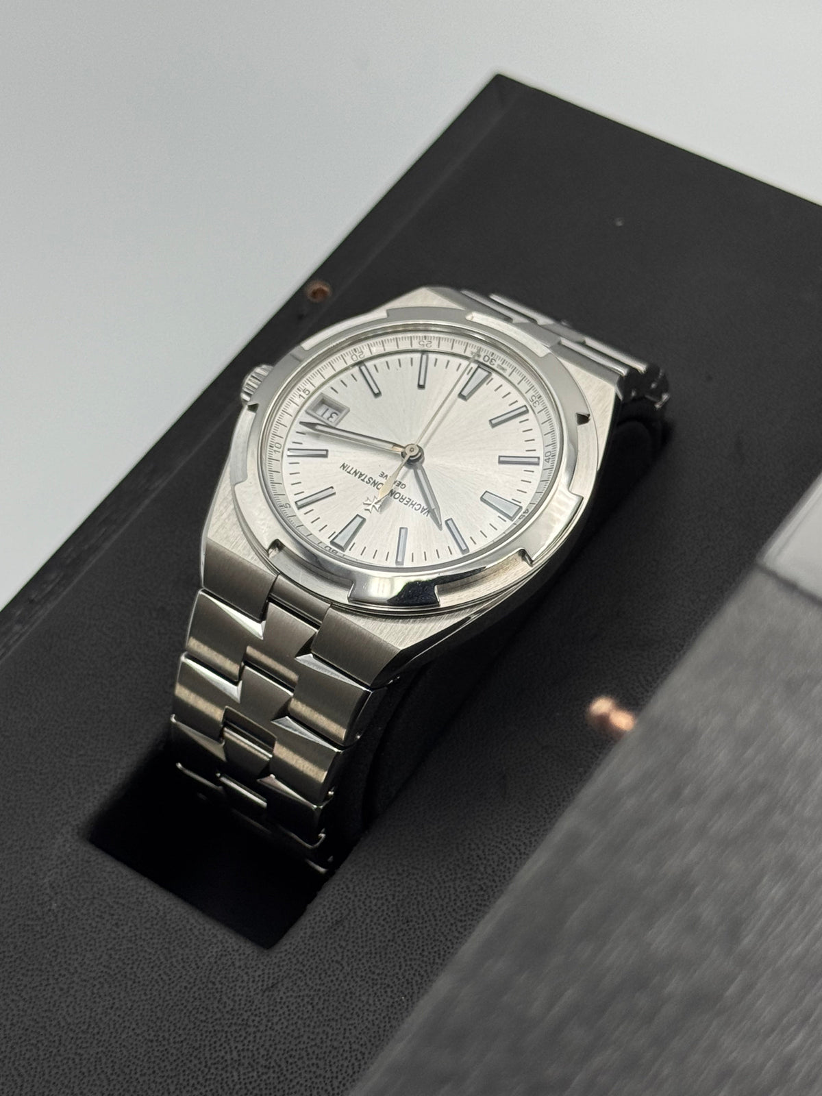 Vacheron Constantin Overseas 41mm 4500V Stainless Steel Silver Dial – image 8