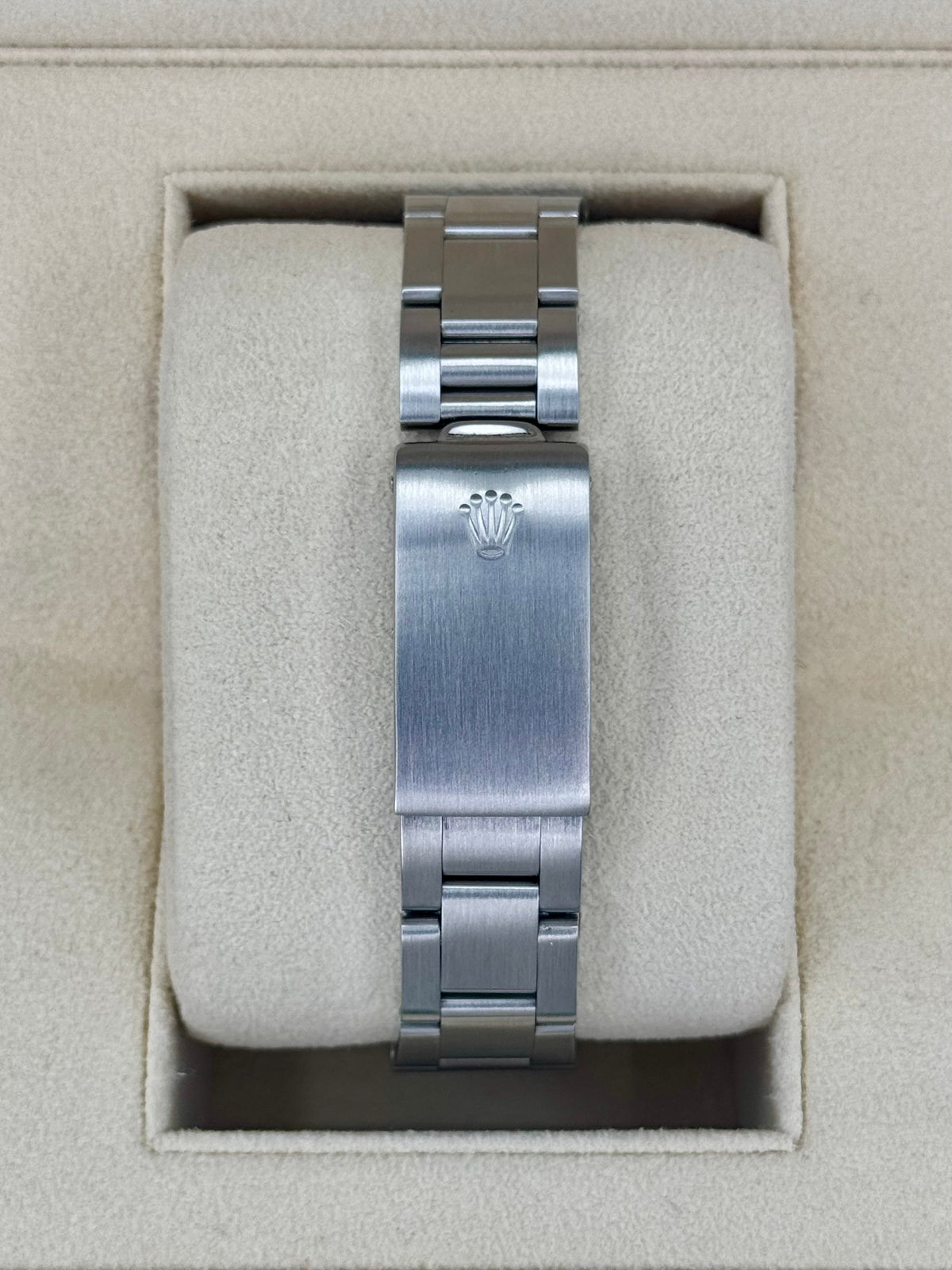 Rolex Oyster Date 34mm 6694 Stainless Steel Silver Dial – dial close-up